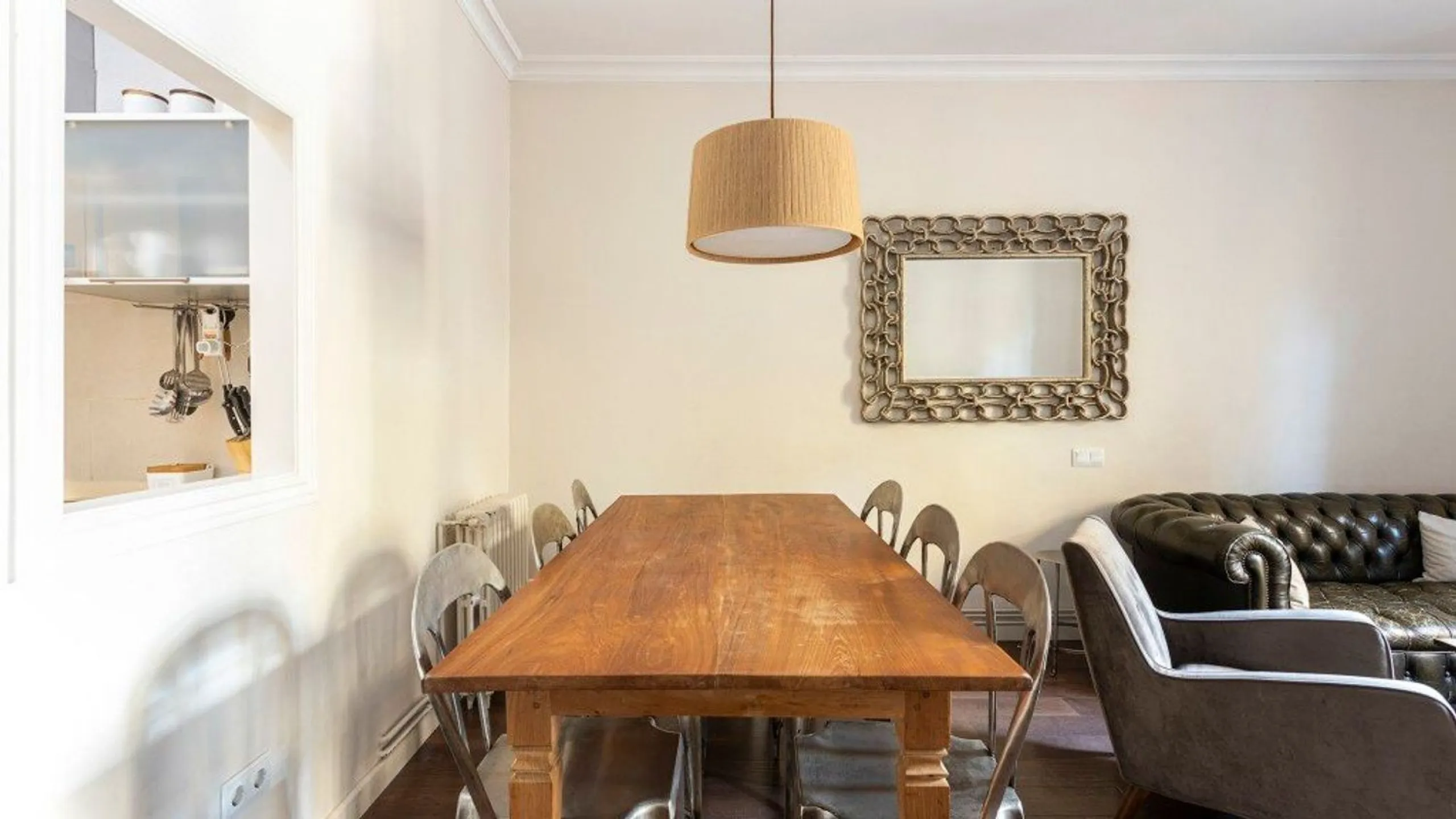 Encantador apartamento con terraza en Sant Antoni, Barcelona