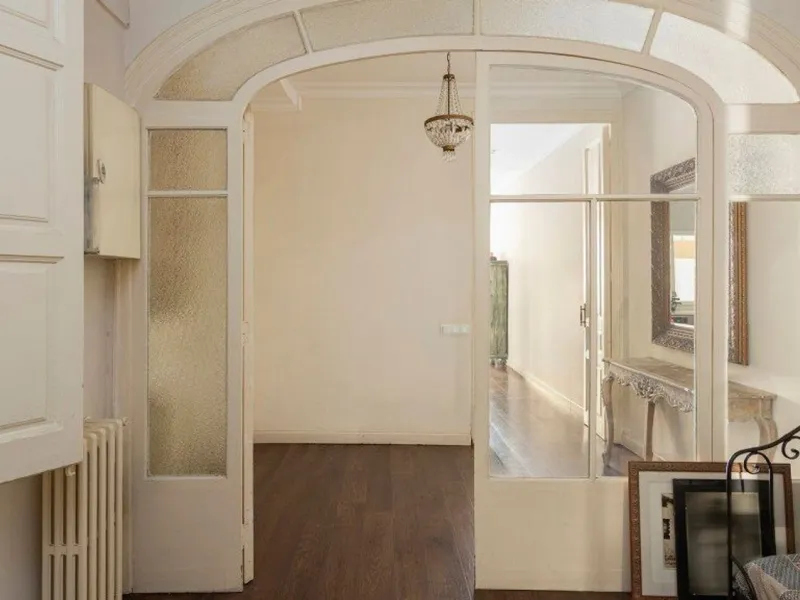 Encantador apartamento con terraza en Sant Antoni, Barcelona