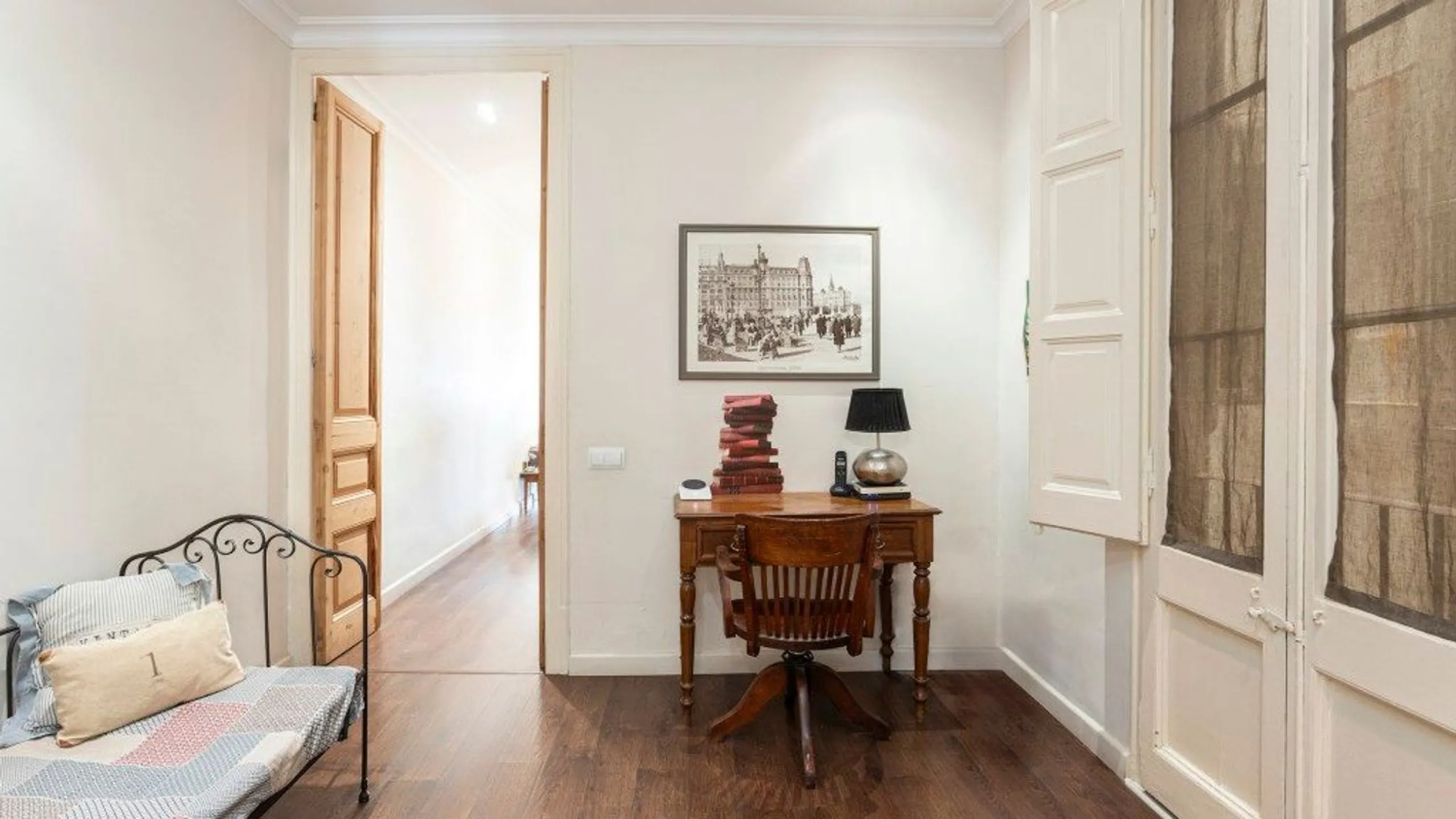 Encantador apartamento con terraza en Sant Antoni, Barcelona