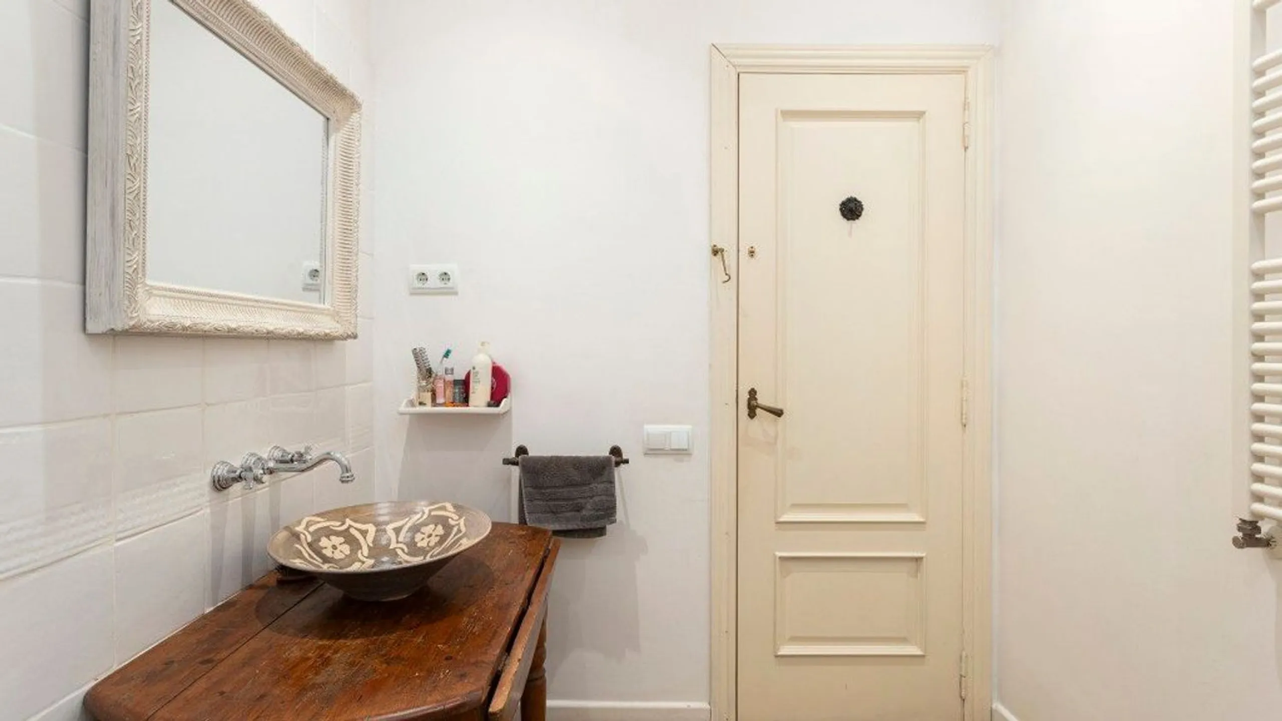 Encantador apartamento con terraza en Sant Antoni, Barcelona