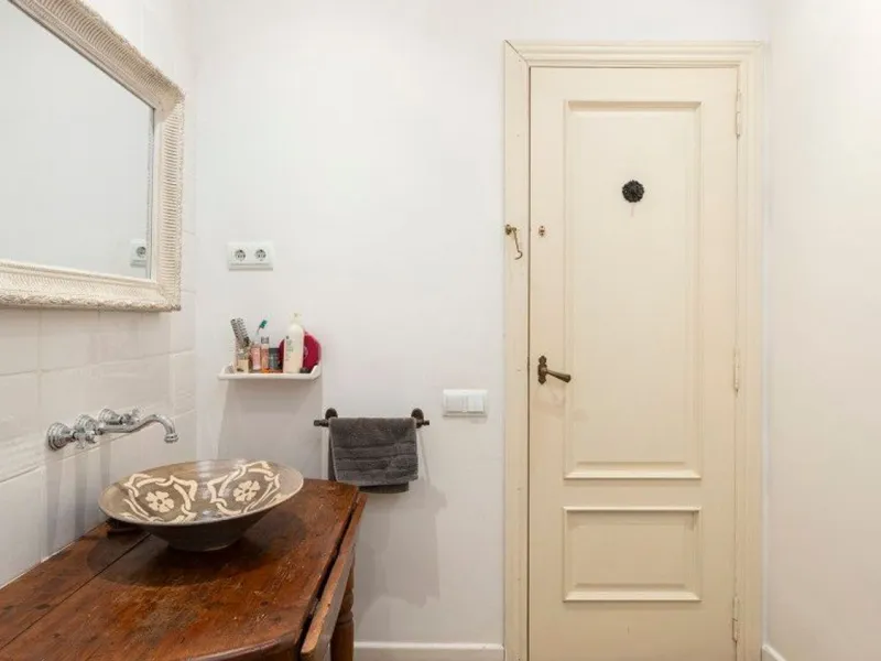 Encantador apartamento con terraza en Sant Antoni, Barcelona