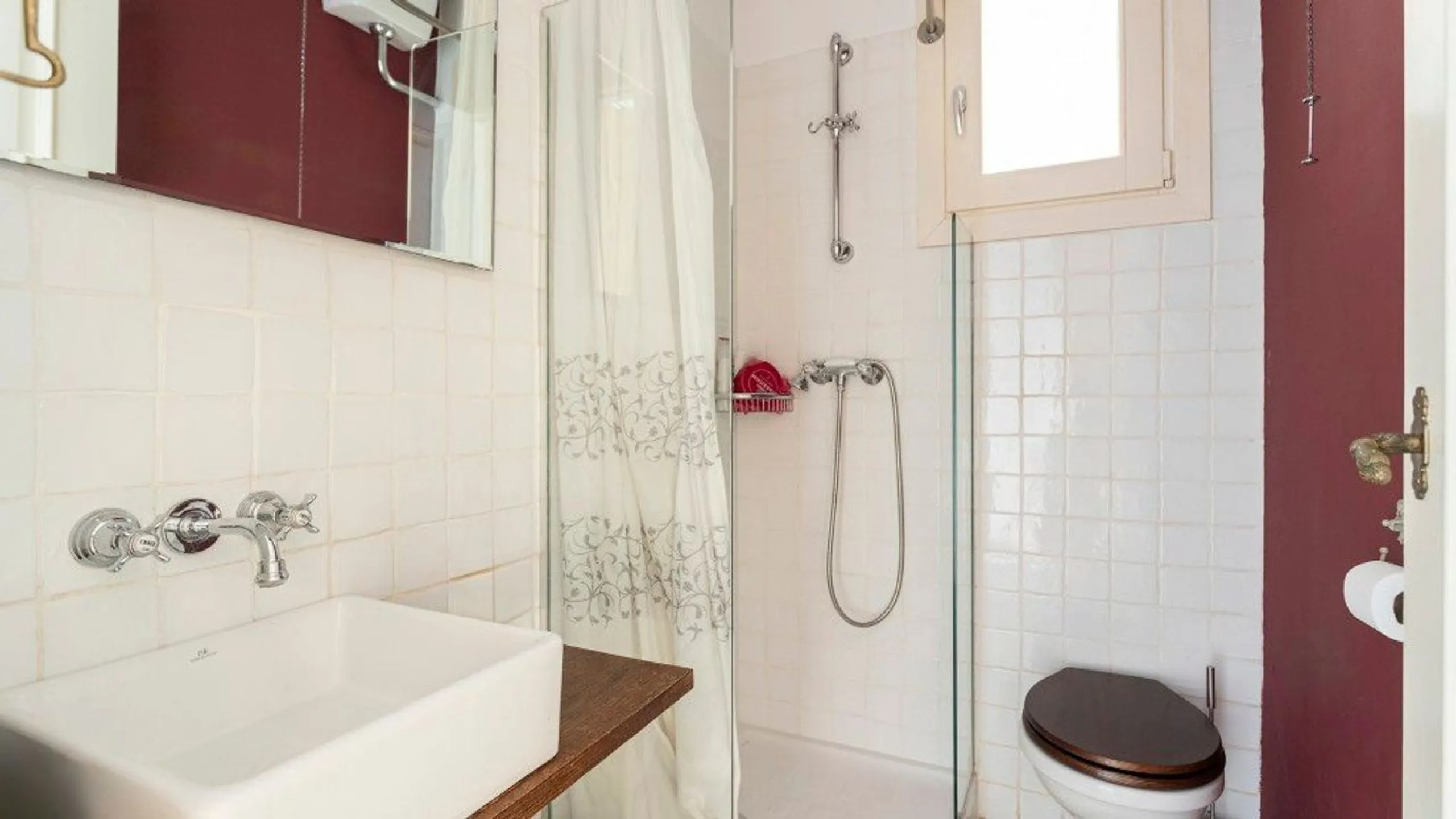 Encantador apartamento con terraza en Sant Antoni, Barcelona