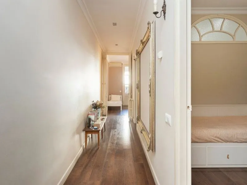 Encantador apartamento con terraza en Sant Antoni, Barcelona