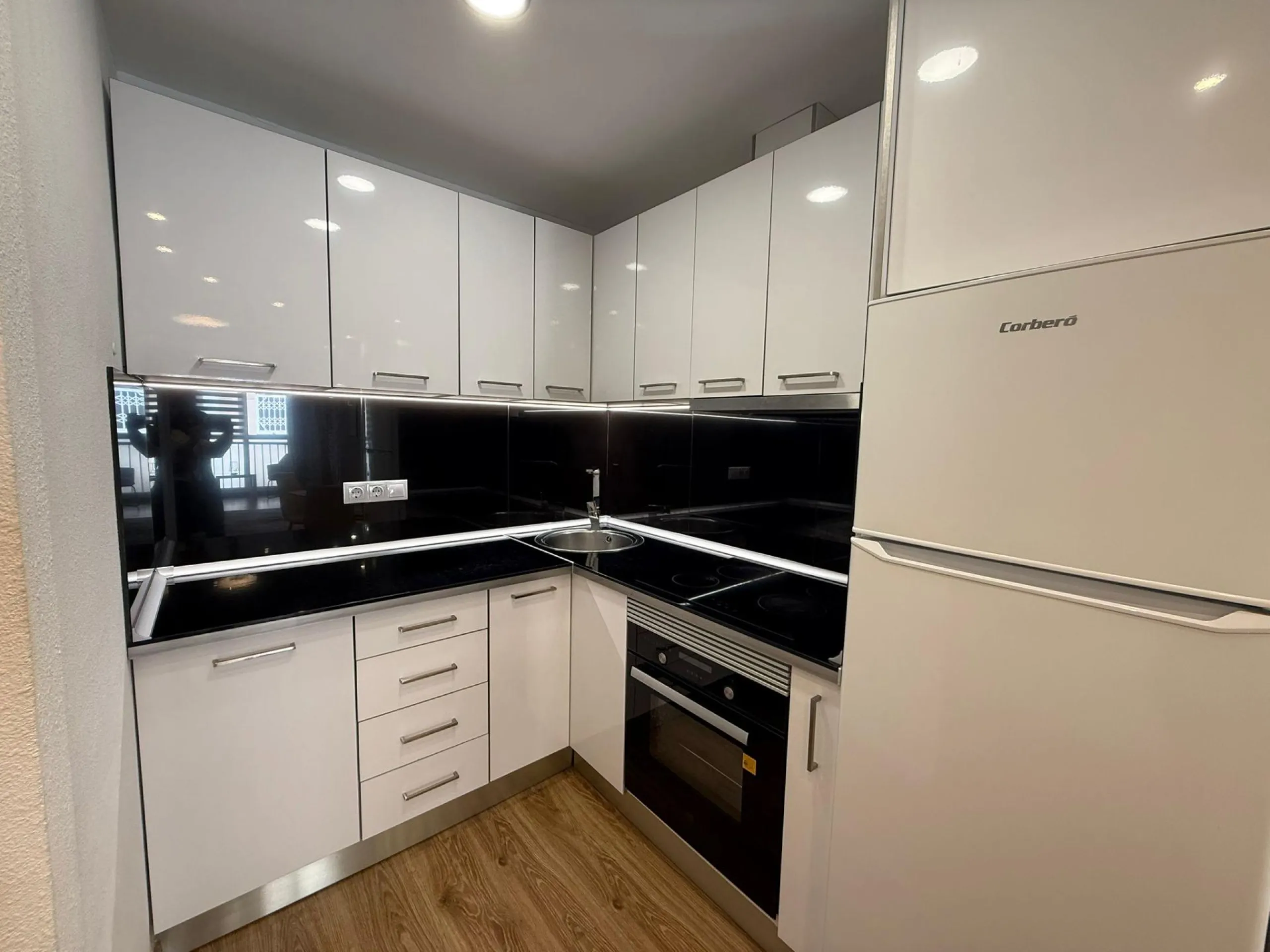 Renovated Apartment Only 200 Meters from Playa del Cura with Pool