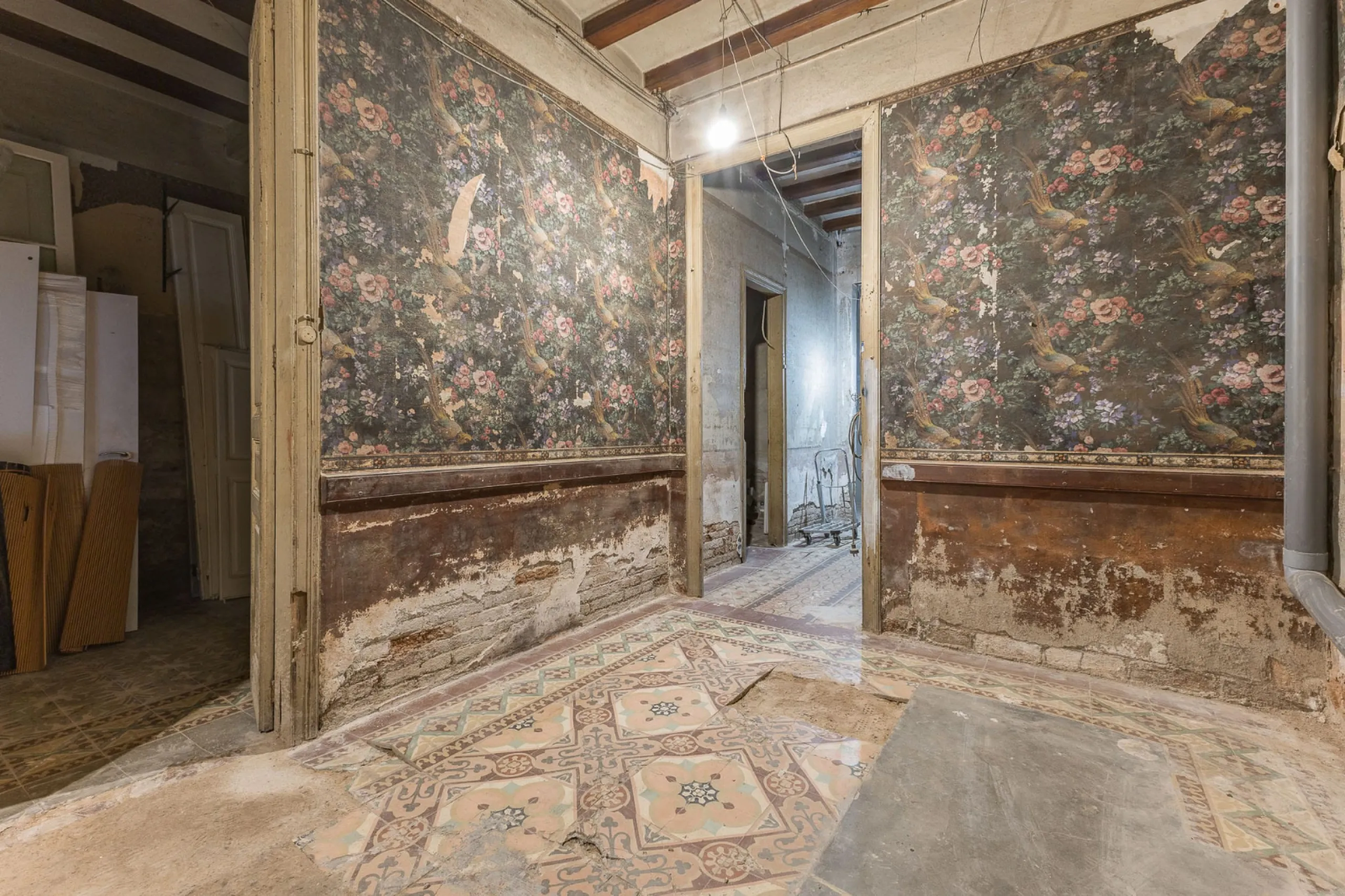 Exclusive Mixed-Use Opportunity Next to L’Illa Diagonal, Barcelona