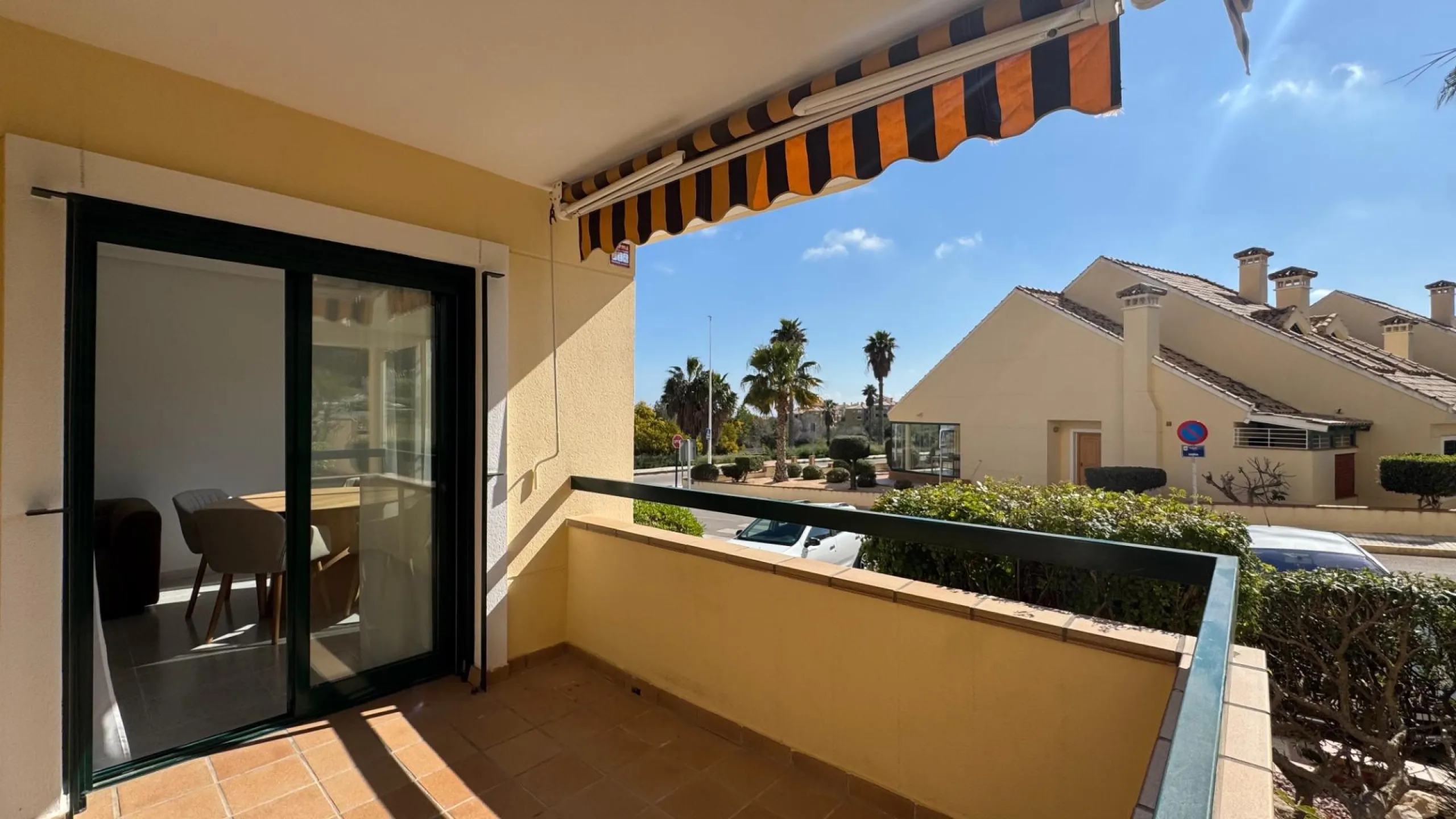 REFORMED APARTMENT IN LOMAS DE CAMPOAMOR WITH COMMUNITY POOL. 2 BED. 2 BATHS. AREA 83 M2.