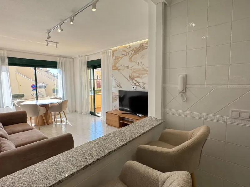 REFORMED APARTMENT IN LOMAS DE CAMPOAMOR WITH COMMUNITY POOL. 2 BED. 2 BATHS. AREA 83 M2.