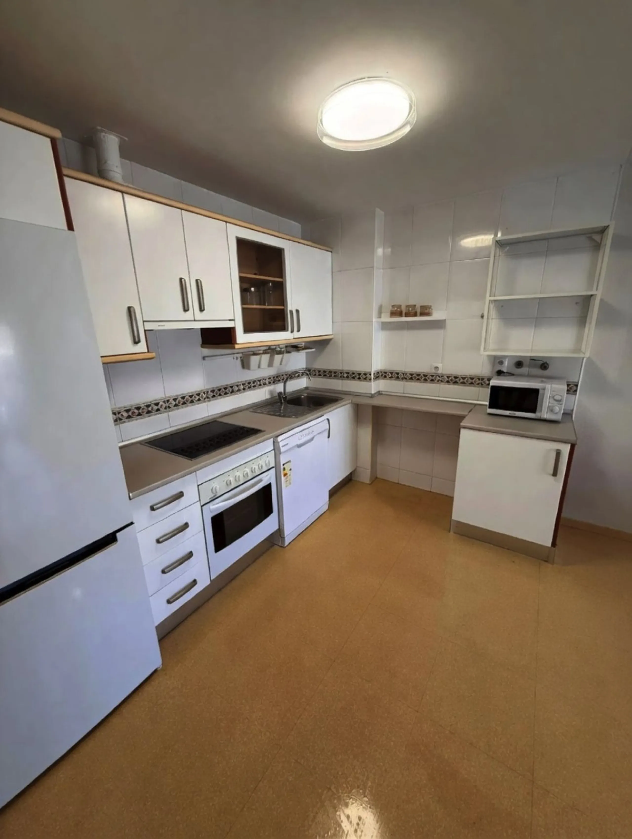 Vollständig renovierte 2-Zimmer-Wohnung – 100 m vom Strand entfernt, San Luis de Sabinillas, Manilva