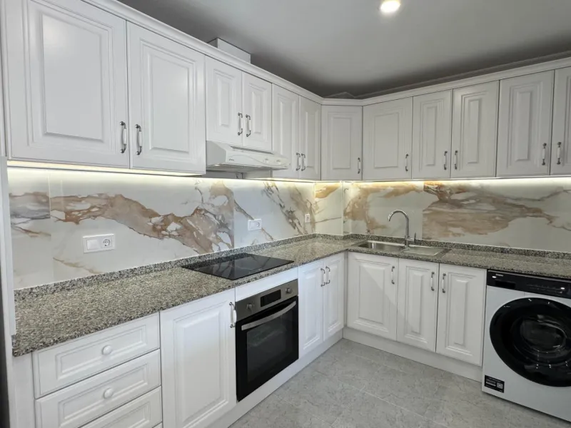 REFORMED APARTMENT IN LOMAS DE CAMPOAMOR WITH COMMUNITY POOL. 2 BED. 2 BATHS. AREA 83 M2.