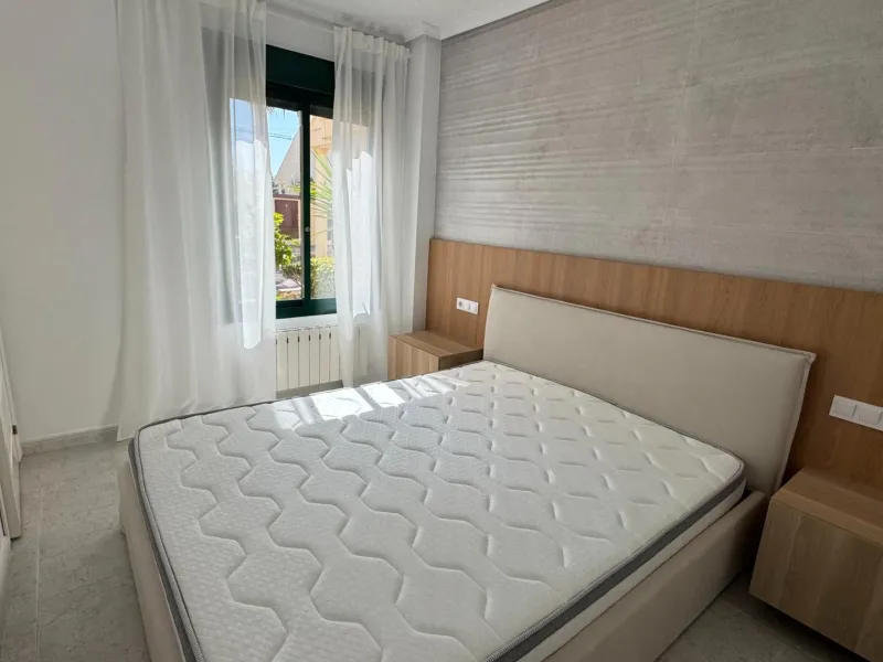 REFORMED APARTMENT IN LOMAS DE CAMPOAMOR WITH COMMUNITY POOL. 2 BED. 2 BATHS. AREA 83 M2.