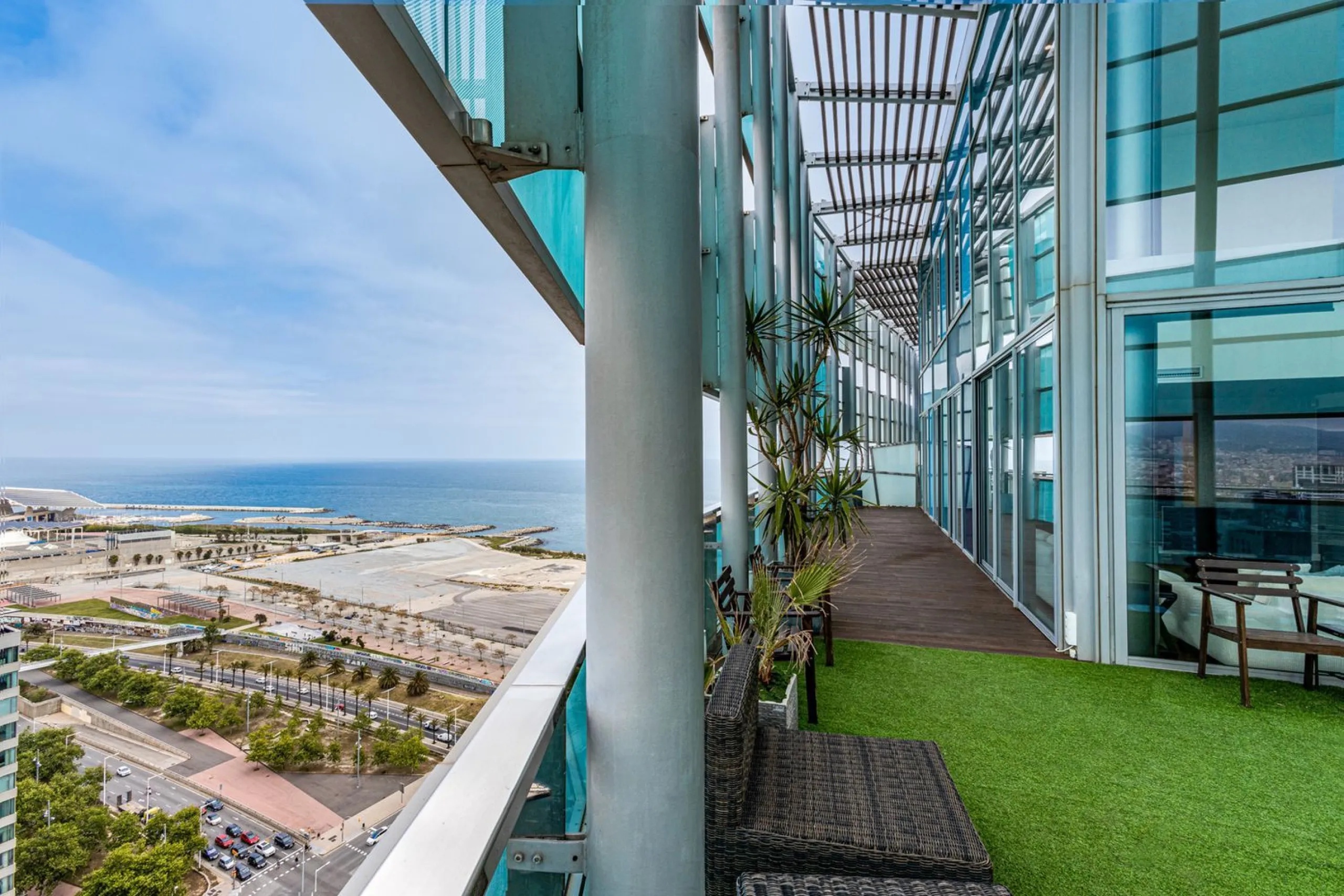 Ático en altura con terraza panorámica en Diagonal Mar, Barcelona