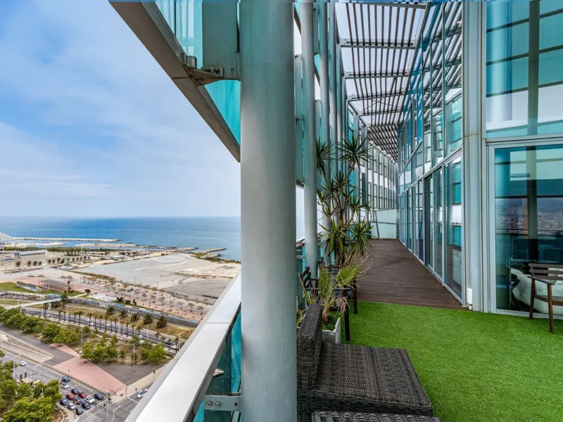 Ático en altura con terraza panorámica en Diagonal Mar, Barcelona