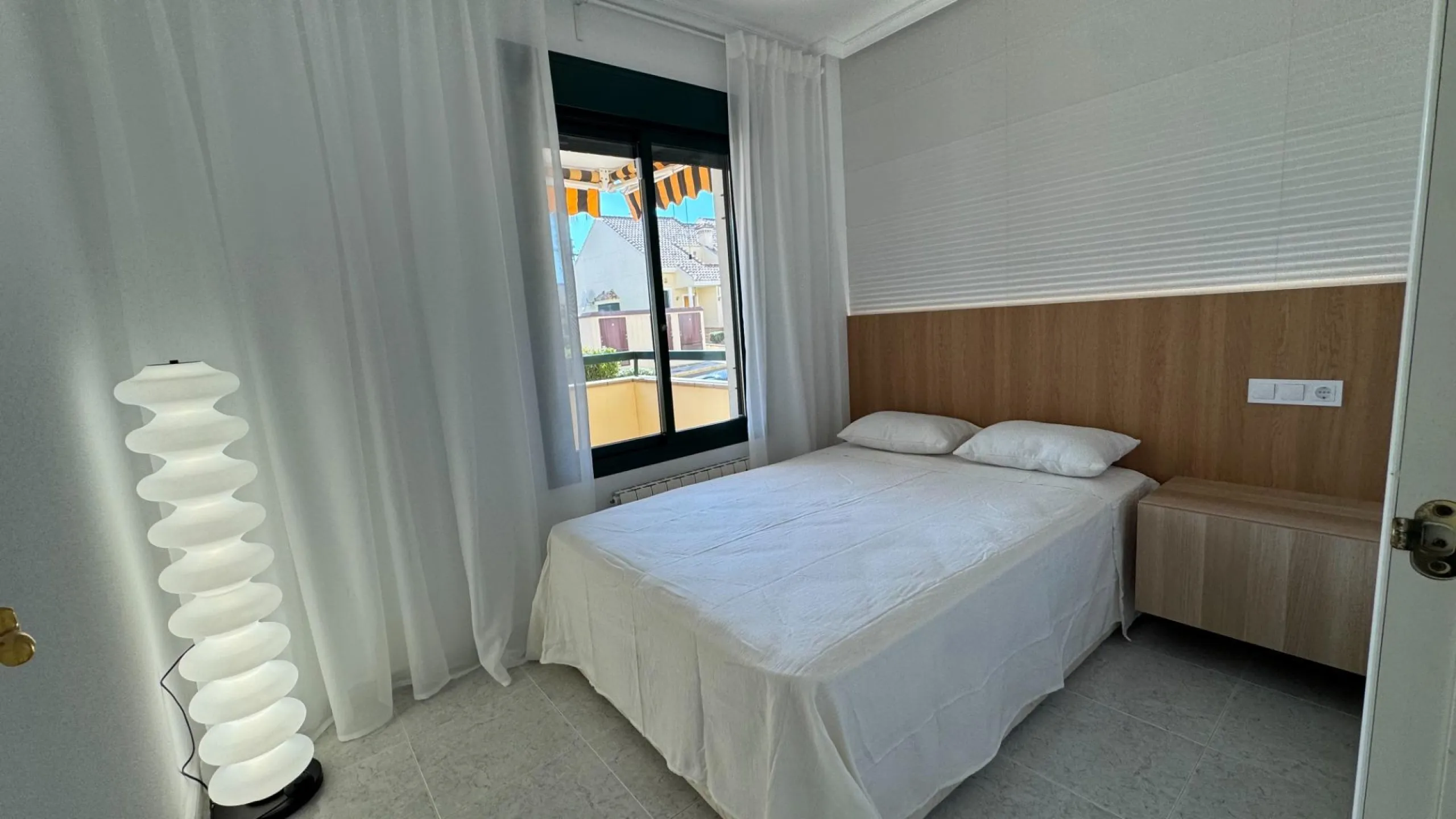 REFORMED APARTMENT IN LOMAS DE CAMPOAMOR WITH COMMUNITY POOL. 2 BED. 2 BATHS. AREA 83 M2.