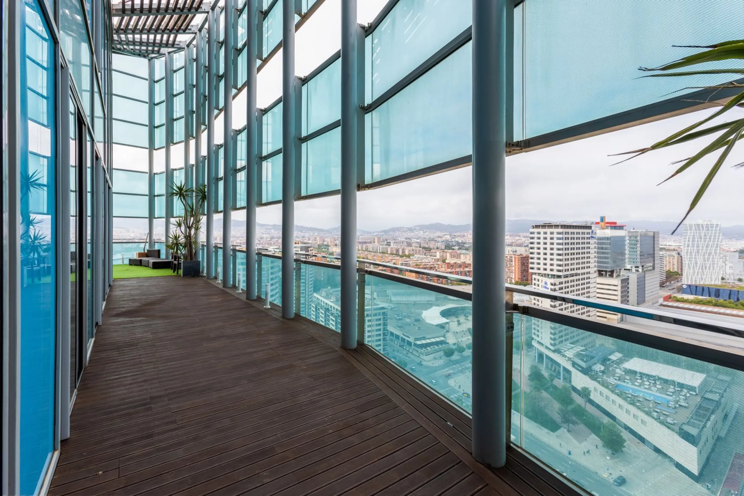 Ático en altura con terraza panorámica en Diagonal Mar, Barcelona