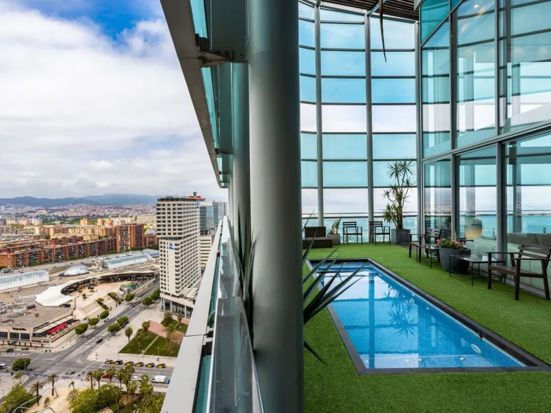Ático en altura con terraza panorámica en Diagonal Mar, Barcelona