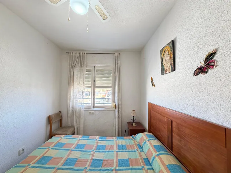 ADOSADO CON VISTAS PANORAMICAS AL MAR Y MONTAÑA CON GARAJE EN GRAN ALACANT (SANTA POLA) 3 DORM. 2 BAÑOS. SUPERFICIE 78 M2.