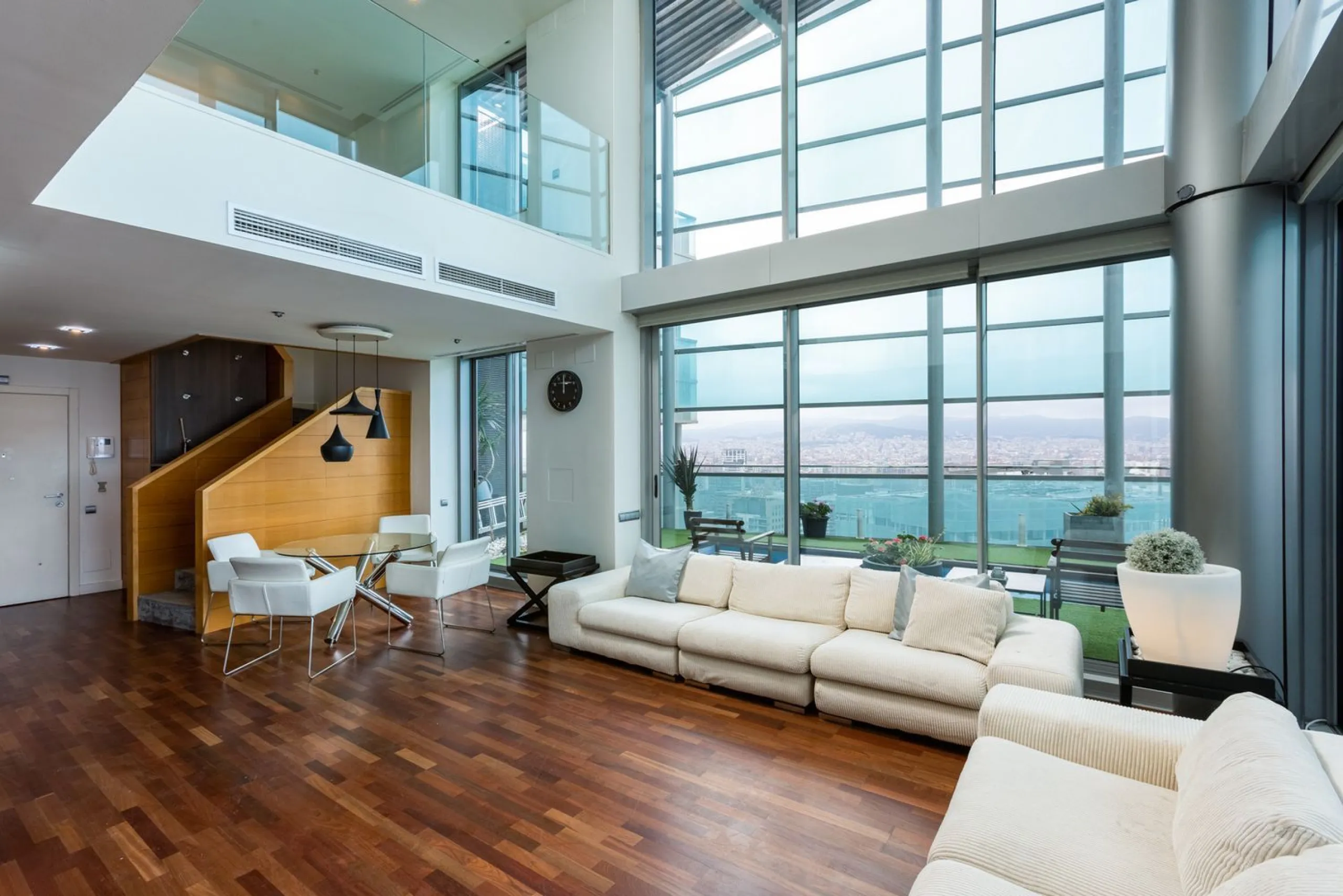 Ático en altura con terraza panorámica en Diagonal Mar, Barcelona