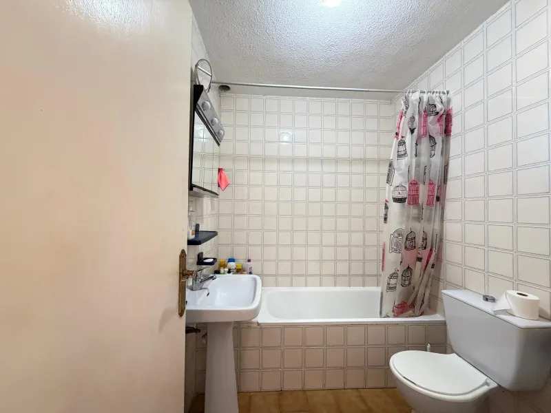 ADOSADO CON VISTAS PANORAMICAS AL MAR Y MONTAÑA CON GARAJE EN GRAN ALACANT (SANTA POLA) 3 DORM. 2 BAÑOS. SUPERFICIE 78 M2.