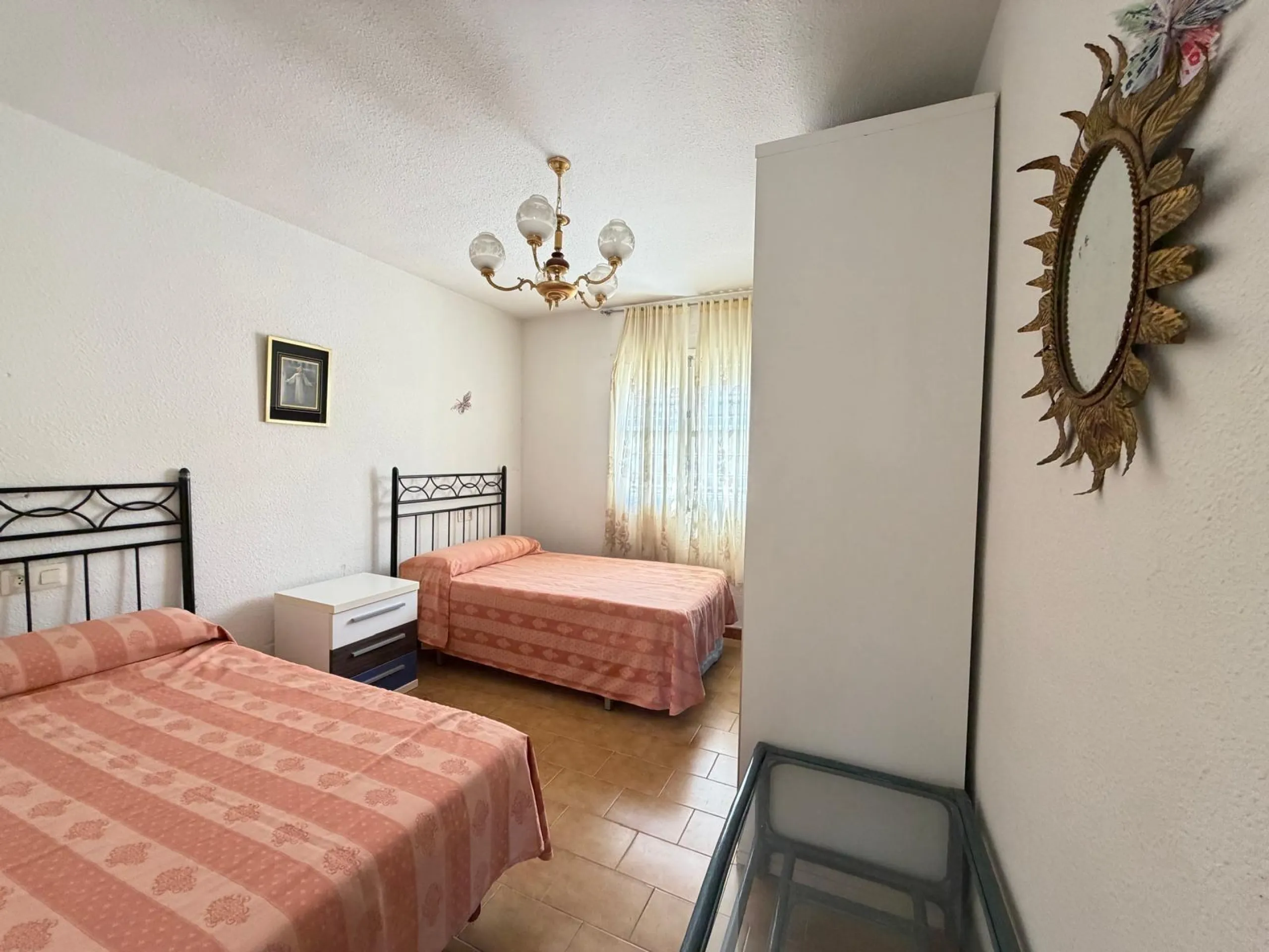 ADOSADO CON VISTAS PANORAMICAS AL MAR Y MONTAÑA CON GARAJE EN GRAN ALACANT (SANTA POLA) 3 DORM. 2 BAÑOS. SUPERFICIE 78 M2.