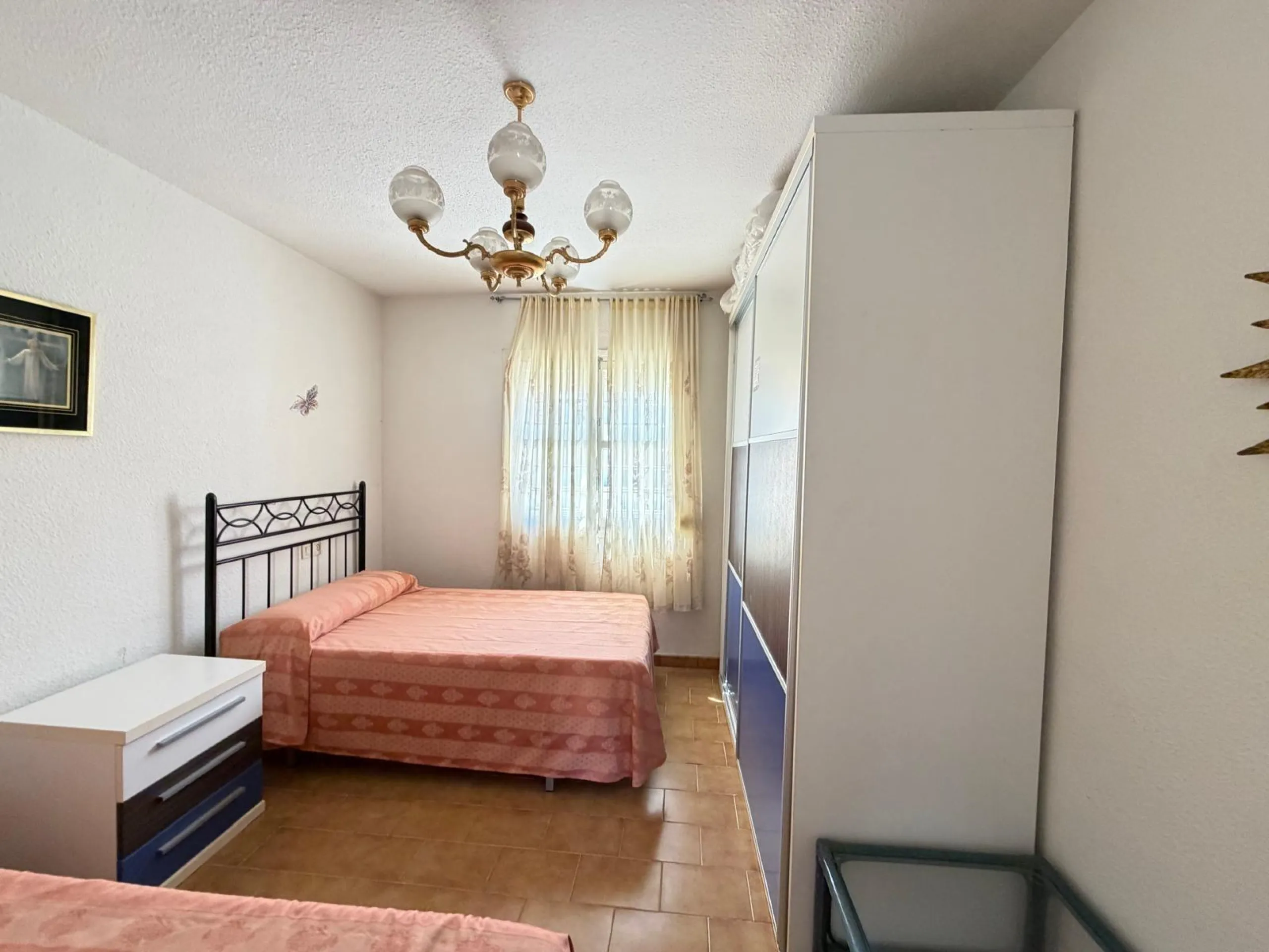 ADOSADO CON VISTAS PANORAMICAS AL MAR Y MONTAÑA CON GARAJE EN GRAN ALACANT (SANTA POLA) 3 DORM. 2 BAÑOS. SUPERFICIE 78 M2.