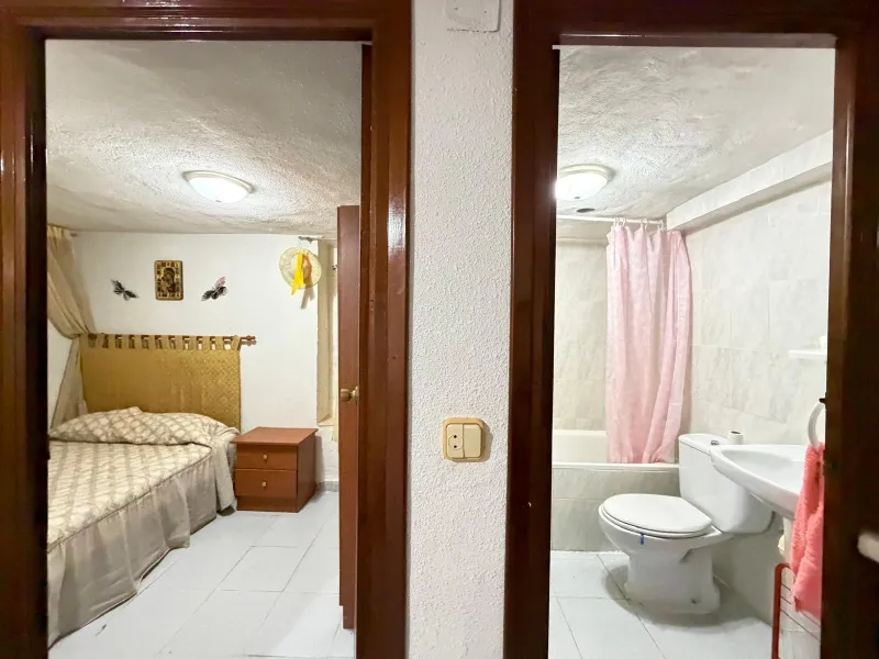 ADOSADO CON VISTAS PANORAMICAS AL MAR Y MONTAÑA CON GARAJE EN GRAN ALACANT (SANTA POLA) 3 DORM. 2 BAÑOS. SUPERFICIE 78 M2.