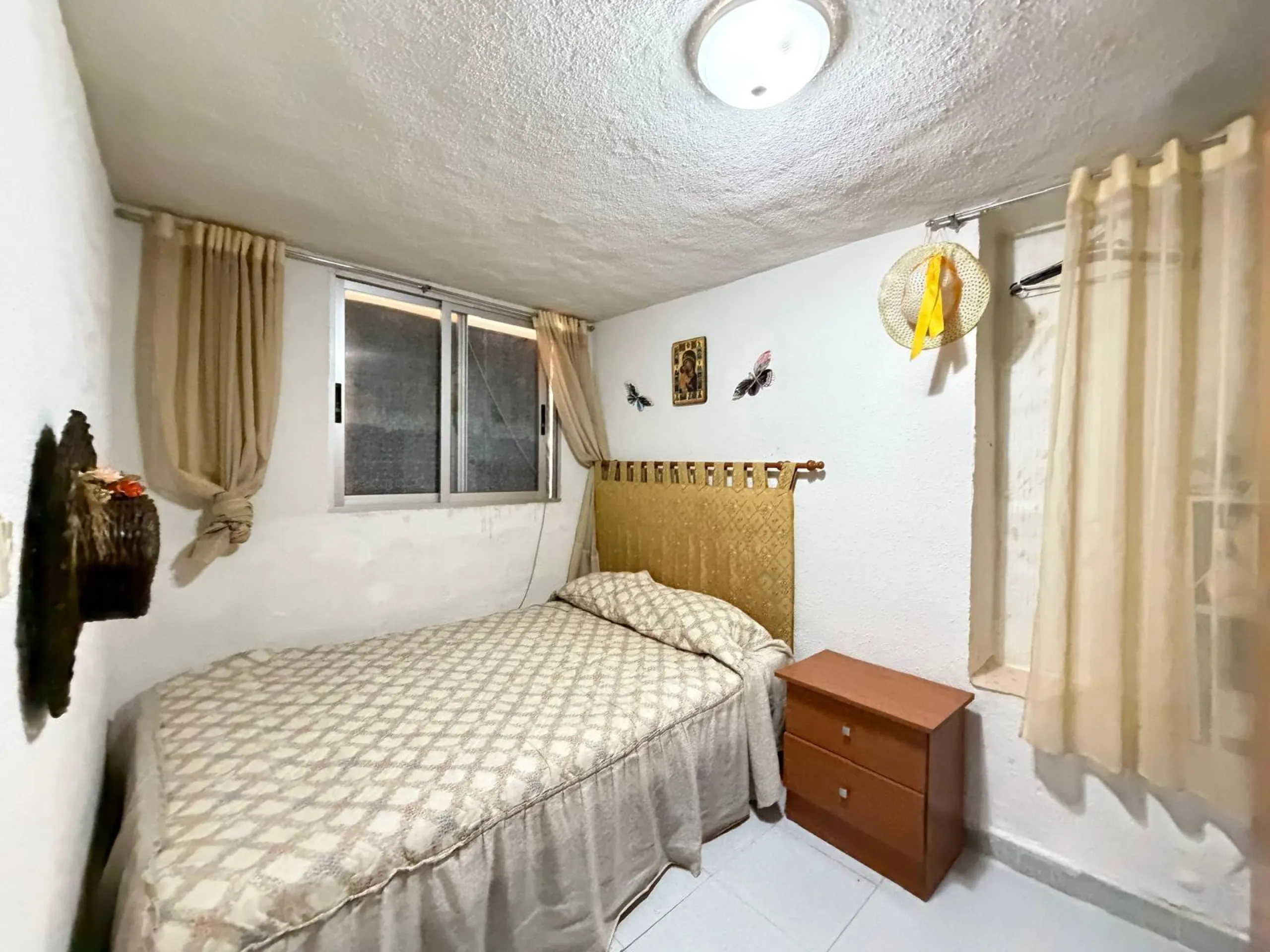 ADOSADO CON VISTAS PANORAMICAS AL MAR Y MONTAÑA CON GARAJE EN GRAN ALACANT (SANTA POLA) 3 DORM. 2 BAÑOS. SUPERFICIE 78 M2.