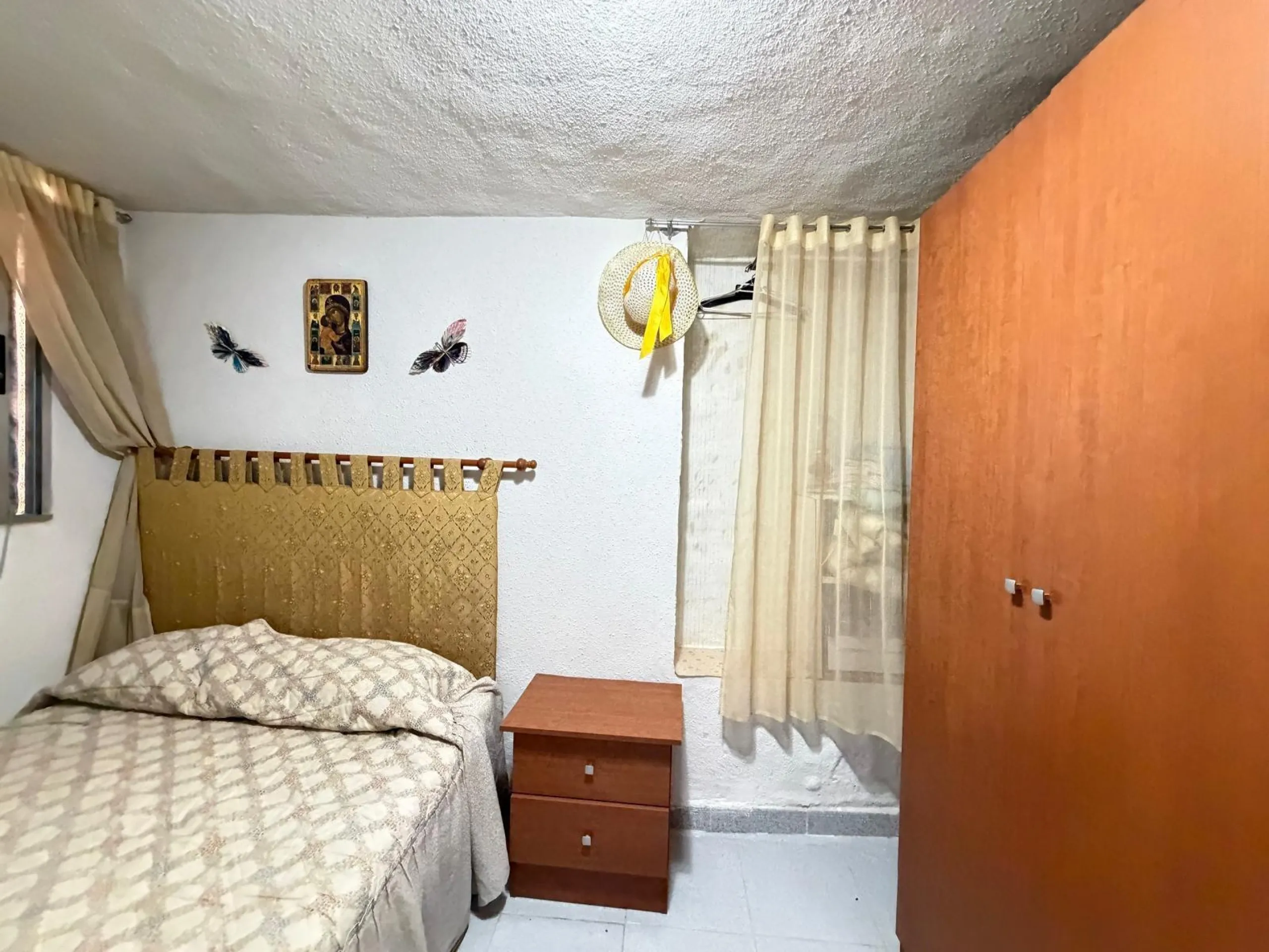 ADOSADO CON VISTAS PANORAMICAS AL MAR Y MONTAÑA CON GARAJE EN GRAN ALACANT (SANTA POLA) 3 DORM. 2 BAÑOS. SUPERFICIE 78 M2.