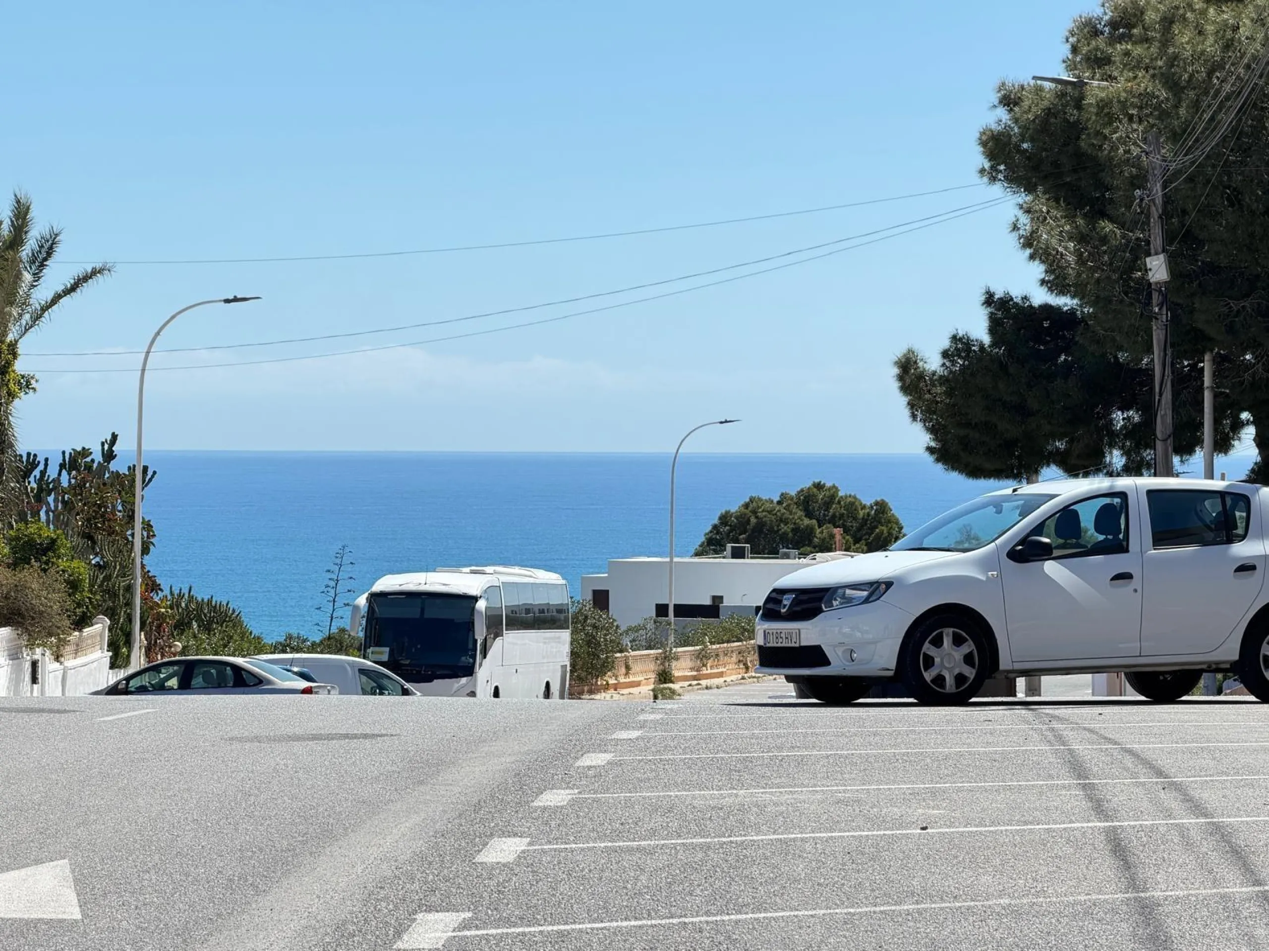 ADOSADO CON VISTAS PANORAMICAS AL MAR Y MONTAÑA CON GARAJE EN GRAN ALACANT (SANTA POLA) 3 DORM. 2 BAÑOS. SUPERFICIE 78 M2.