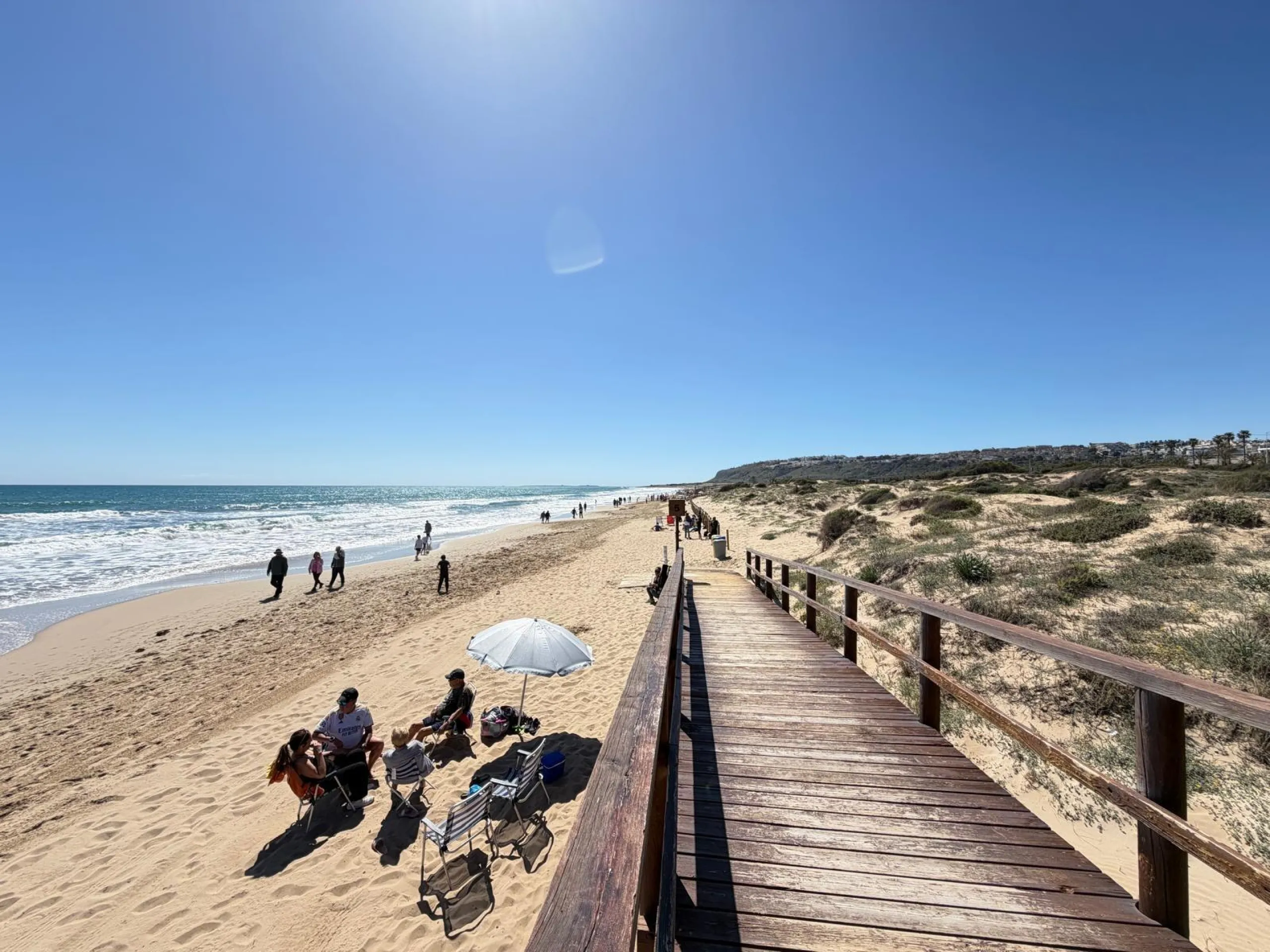ADOSADO CON VISTAS PANORAMICAS AL MAR Y MONTAÑA CON GARAJE EN GRAN ALACANT (SANTA POLA) 3 DORM. 2 BAÑOS. SUPERFICIE 78 M2.