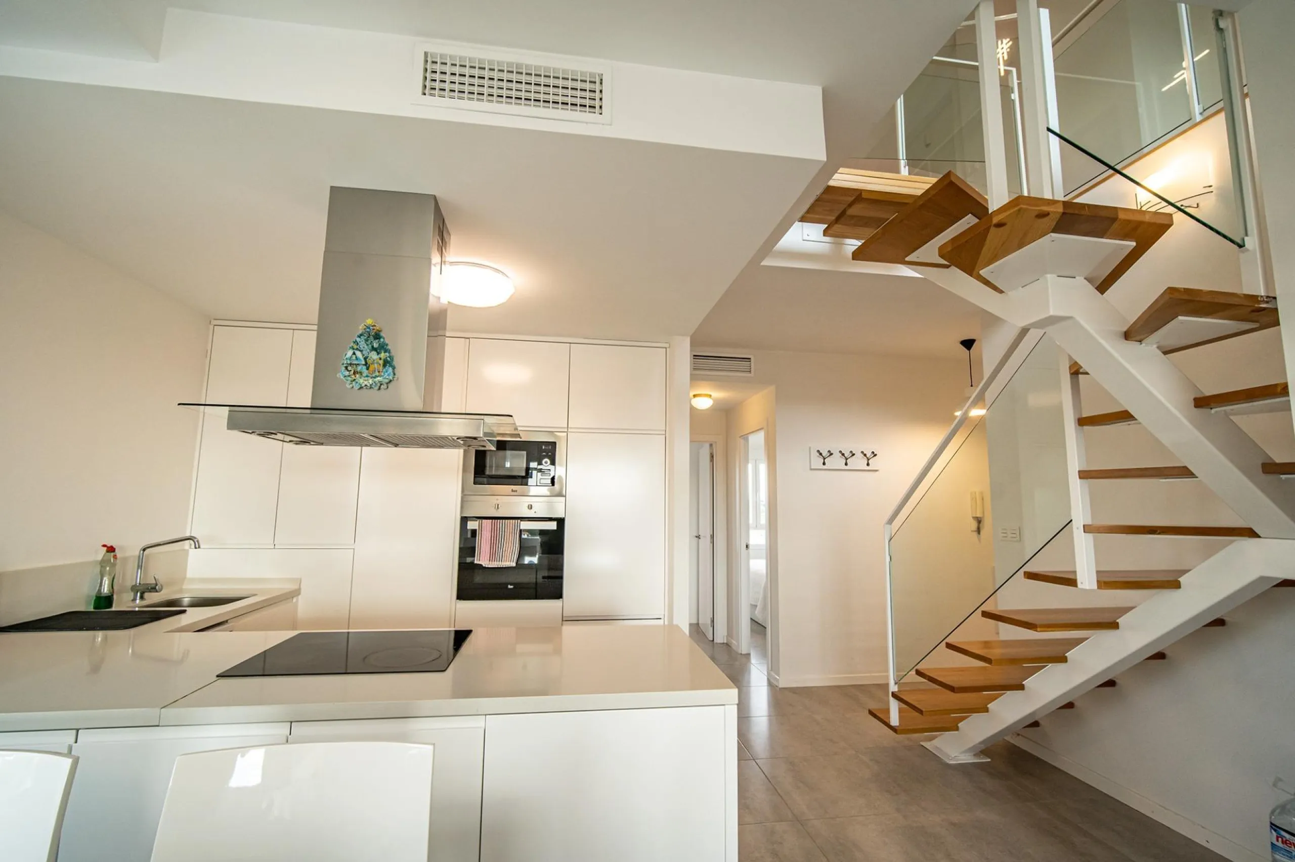 Modern two-storey penthouse in Dehesa de Campoamor: Your new home awaits!