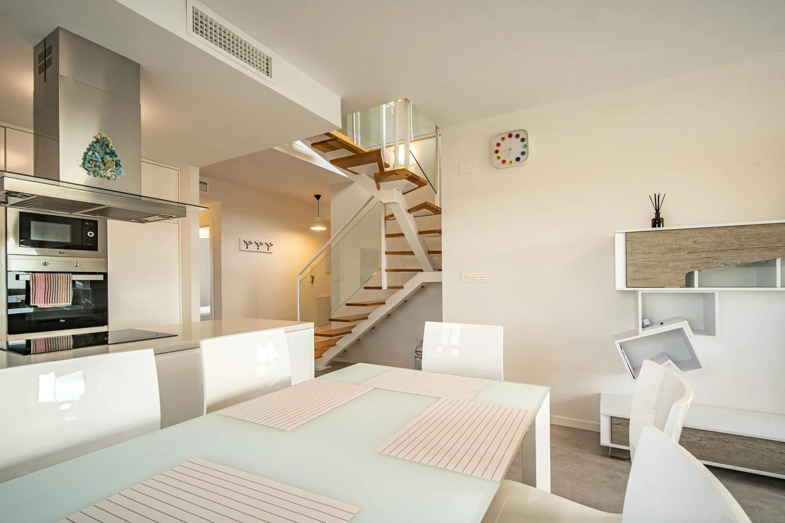 Modern two-storey penthouse in Dehesa de Campoamor: Your new home awaits!