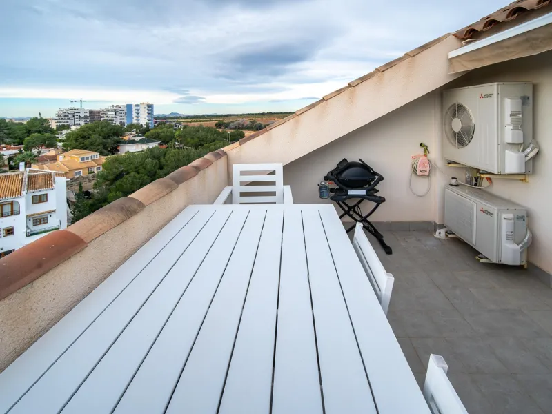 Modern two-storey penthouse in Dehesa de Campoamor: Your new home awaits!