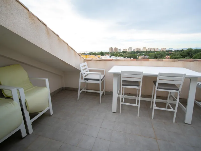 Modern two-storey penthouse in Dehesa de Campoamor: Your new home awaits!