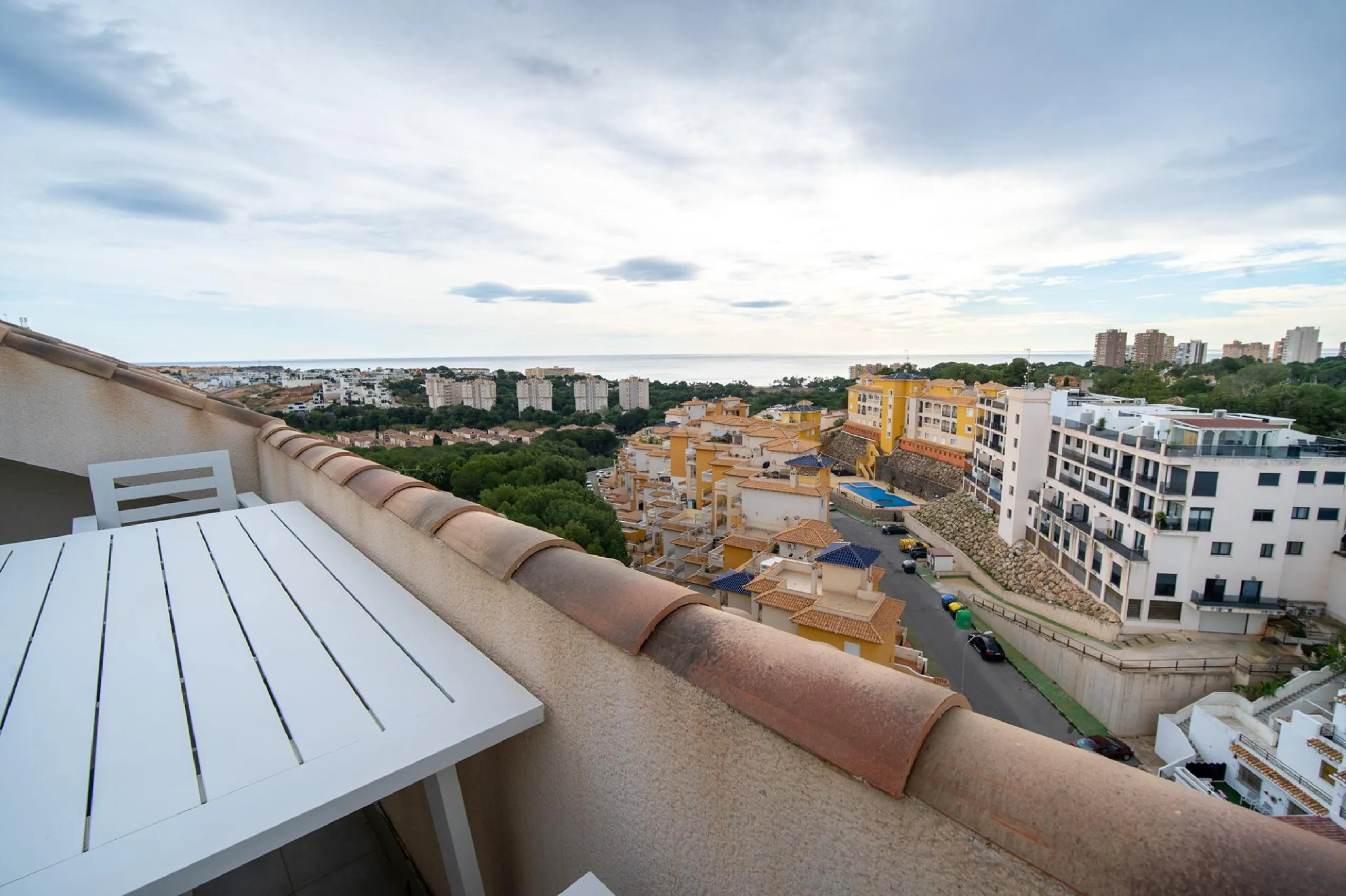 Modern two-storey penthouse in Dehesa de Campoamor: Your new home awaits!