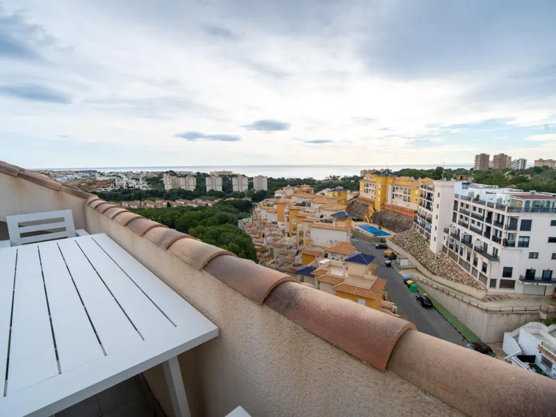 Modern two-storey penthouse in Dehesa de Campoamor: Your new home awaits!