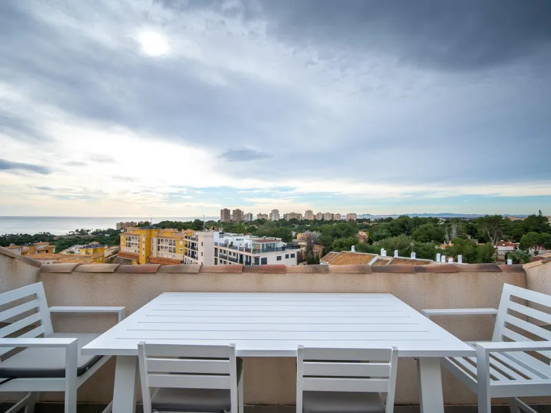Modern two-storey penthouse in Dehesa de Campoamor: Your new home awaits!