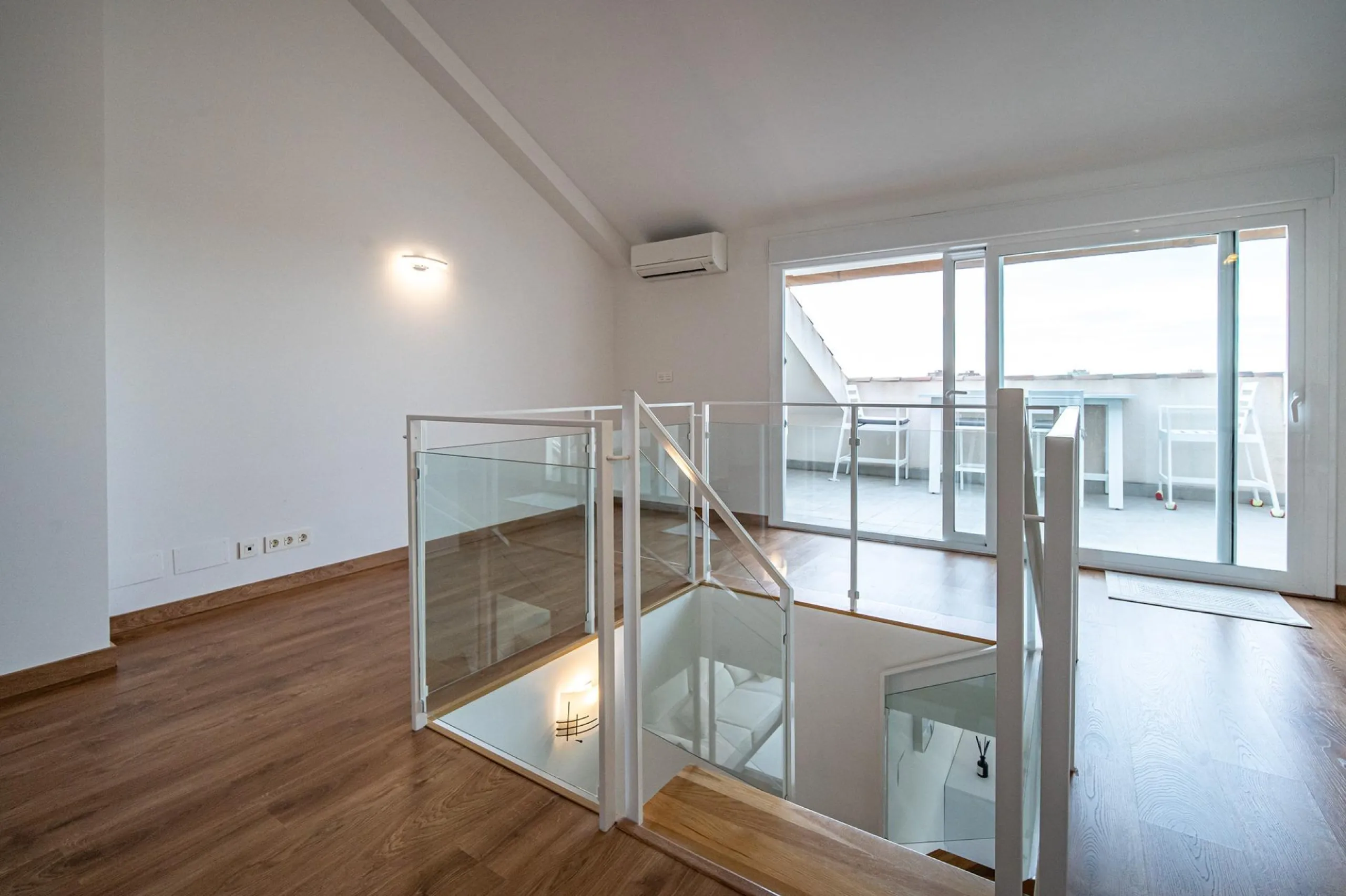 Modern two-storey penthouse in Dehesa de Campoamor: Your new home awaits!