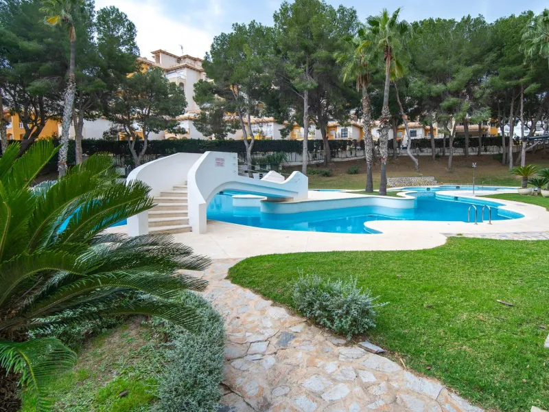 Modern two-storey penthouse in Dehesa de Campoamor: Your new home awaits!