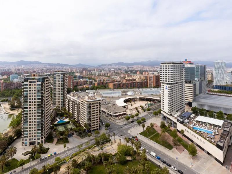 Ático en altura con terraza panorámica en Diagonal Mar, Barcelona