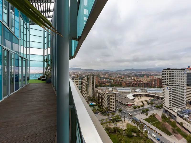 Ático en altura con terraza panorámica en Diagonal Mar, Barcelona