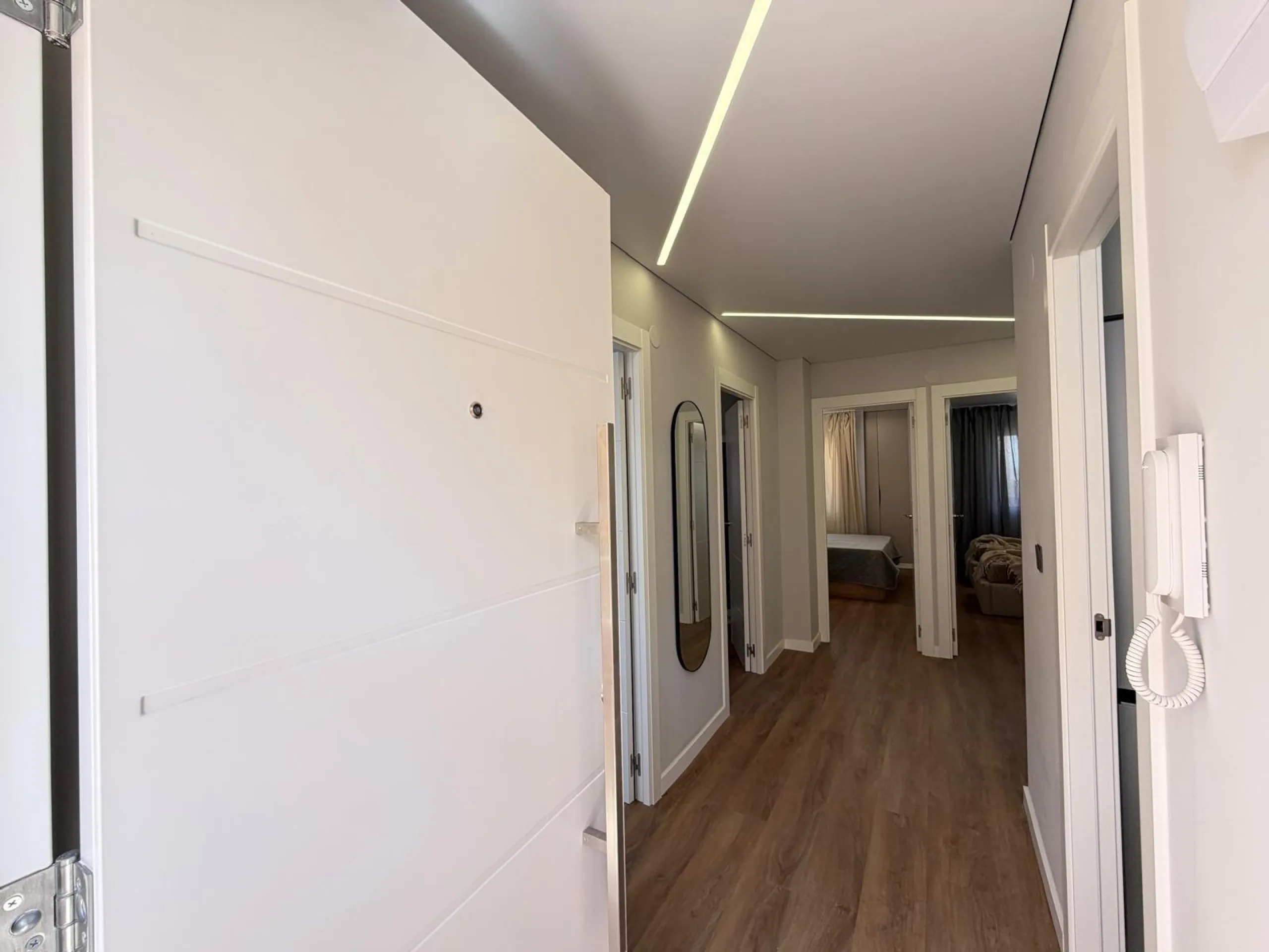TOTALLY RENOVATED APARTMENT IN PUNTA PRIMA WITH SEA VIEWS. 3 BEDROOMS. 2 BATHROOMS. WITH A SURFACE AREA OF 91 M2.