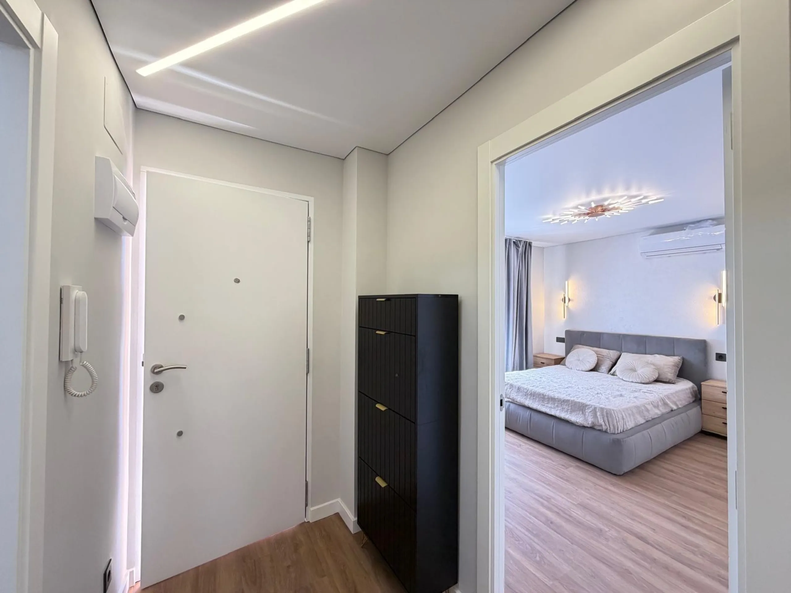 TOTALLY RENOVATED APARTMENT IN PUNTA PRIMA WITH SEA VIEWS. 3 BEDROOMS. 2 BATHROOMS. WITH A SURFACE AREA OF 91 M2.