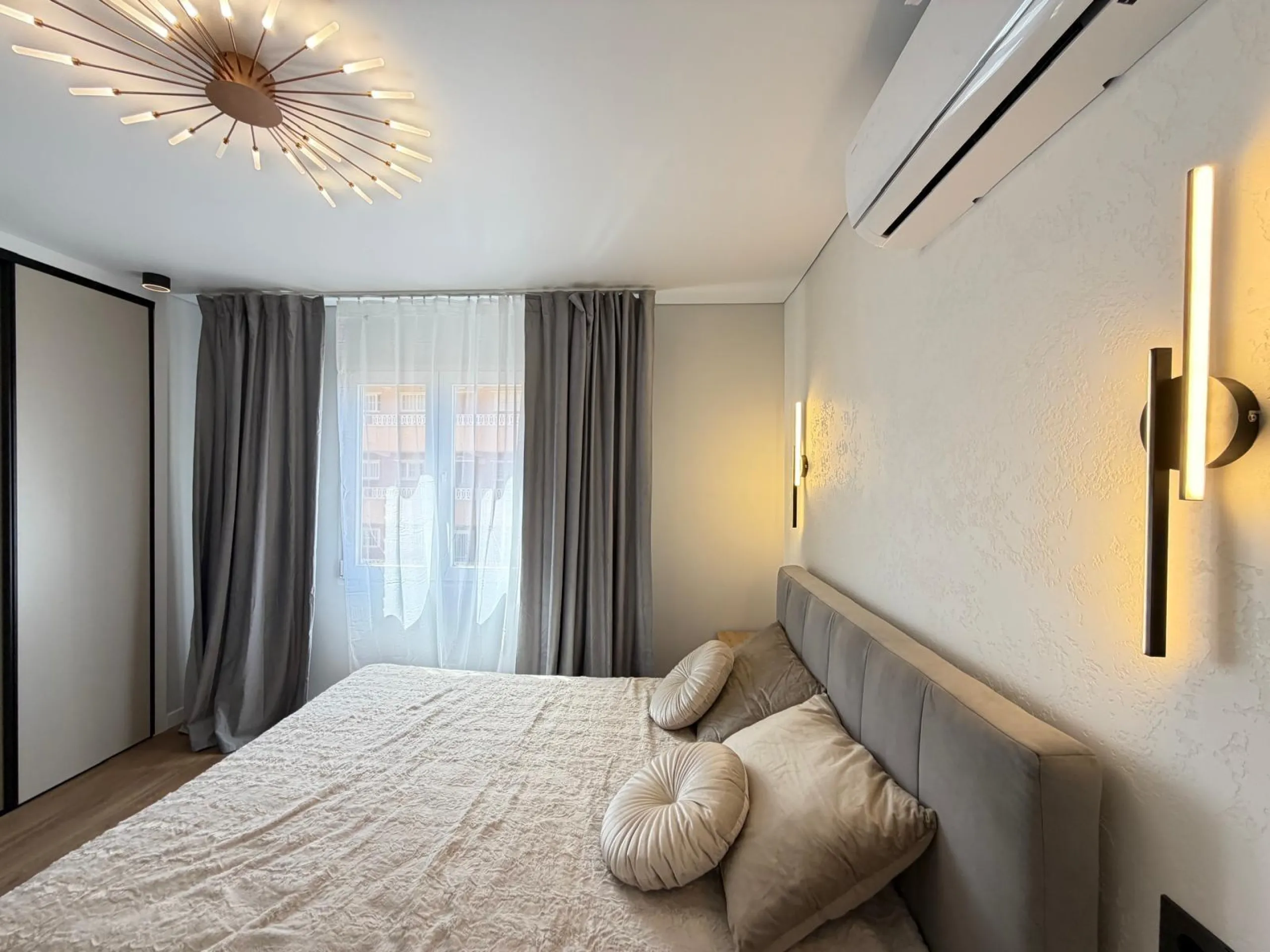 TOTALLY RENOVATED APARTMENT IN PUNTA PRIMA WITH SEA VIEWS. 3 BEDROOMS. 2 BATHROOMS. WITH A SURFACE AREA OF 91 M2.