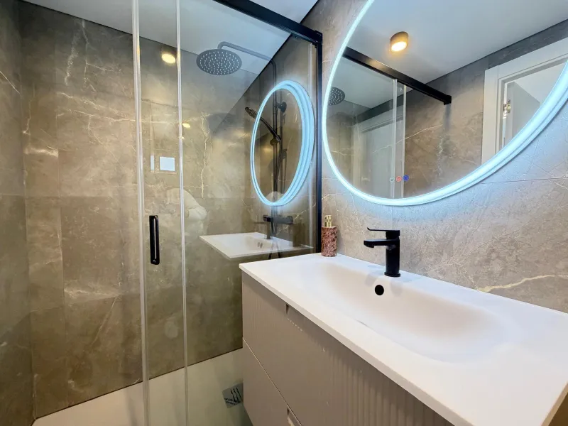 TOTALLY RENOVATED APARTMENT IN PUNTA PRIMA WITH SEA VIEWS. 3 BEDROOMS. 2 BATHROOMS. WITH A SURFACE AREA OF 91 M2.