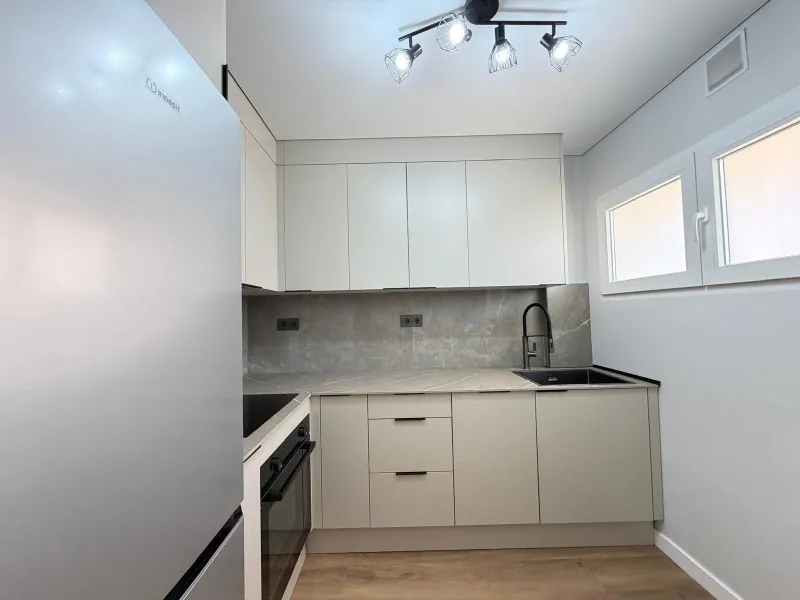 TOTALLY RENOVATED APARTMENT IN PUNTA PRIMA WITH SEA VIEWS. 3 BEDROOMS. 2 BATHROOMS. WITH A SURFACE AREA OF 91 M2.