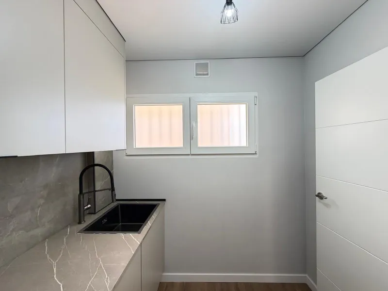 TOTALLY RENOVATED APARTMENT IN PUNTA PRIMA WITH SEA VIEWS. 3 BEDROOMS. 2 BATHROOMS. WITH A SURFACE AREA OF 91 M2.