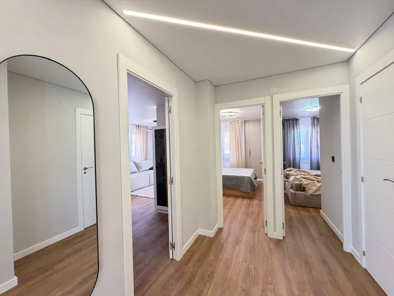 TOTALLY RENOVATED APARTMENT IN PUNTA PRIMA WITH SEA VIEWS. 3 BEDROOMS. 2 BATHROOMS. WITH A SURFACE AREA OF 91 M2.