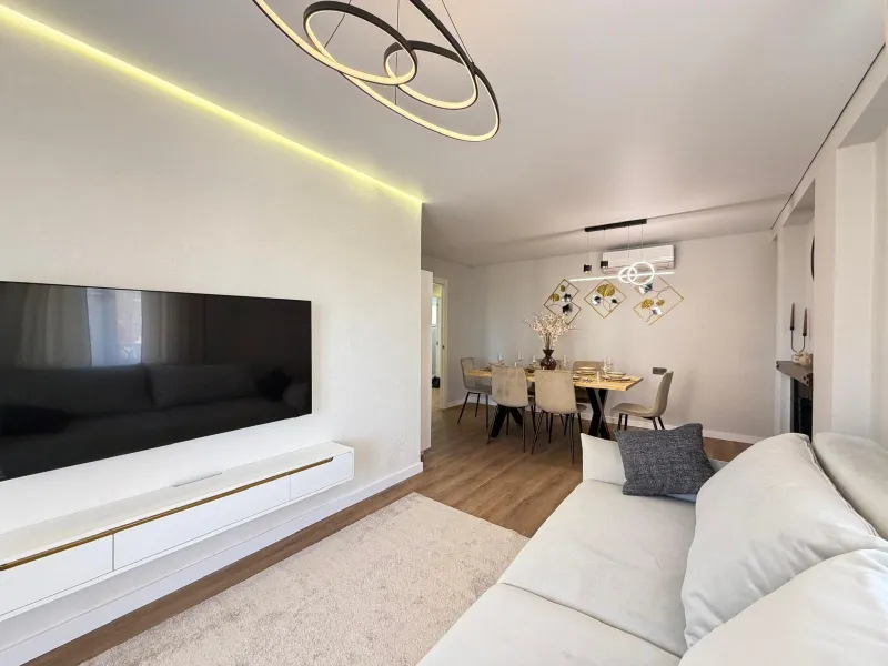 TOTALLY RENOVATED APARTMENT IN PUNTA PRIMA WITH SEA VIEWS. 3 BEDROOMS. 2 BATHROOMS. WITH A SURFACE AREA OF 91 M2.