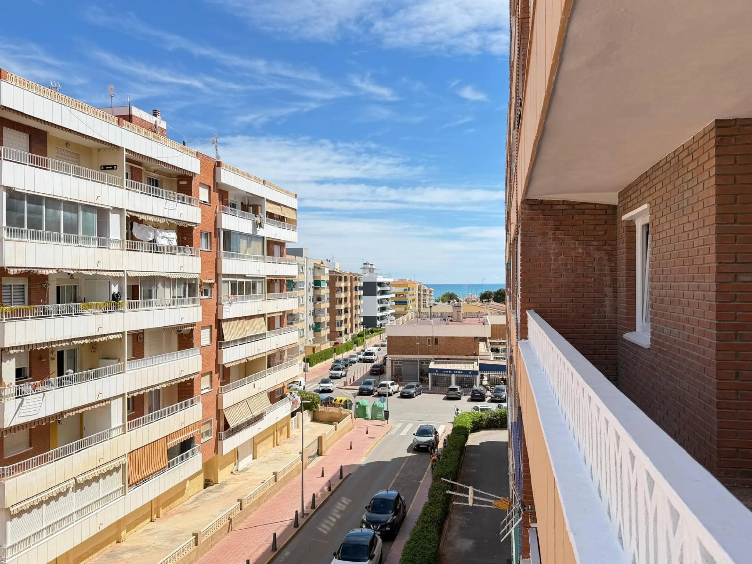TOTALLY RENOVATED APARTMENT IN PUNTA PRIMA WITH SEA VIEWS. 3 BEDROOMS. 2 BATHROOMS. WITH A SURFACE AREA OF 91 M2.