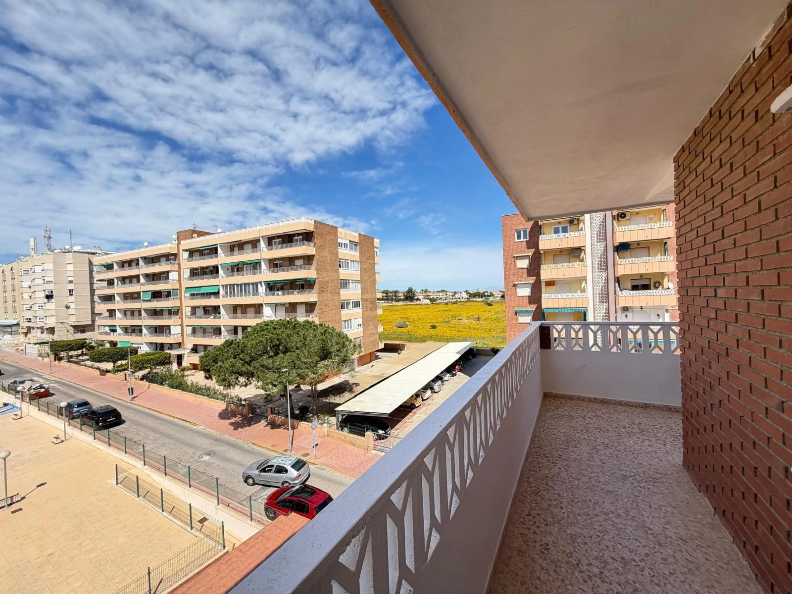 TOTALLY RENOVATED APARTMENT IN PUNTA PRIMA WITH SEA VIEWS. 3 BEDROOMS. 2 BATHROOMS. WITH A SURFACE AREA OF 91 M2.
